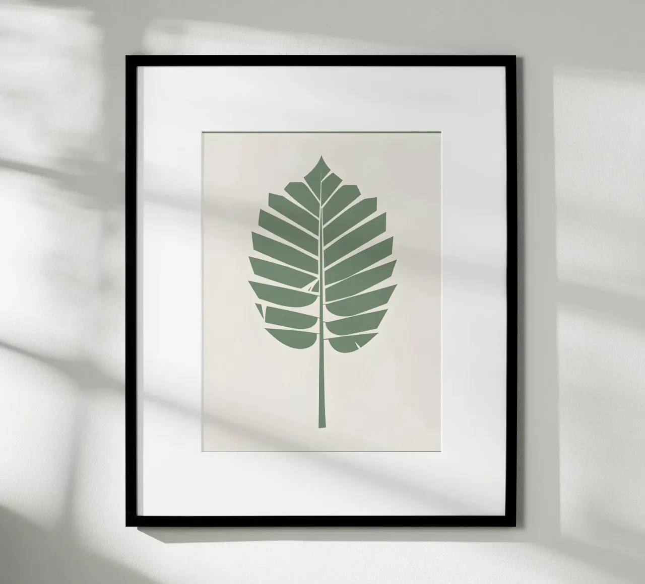 Foglia di palma poster con telaio in alluminio da The Green Room
