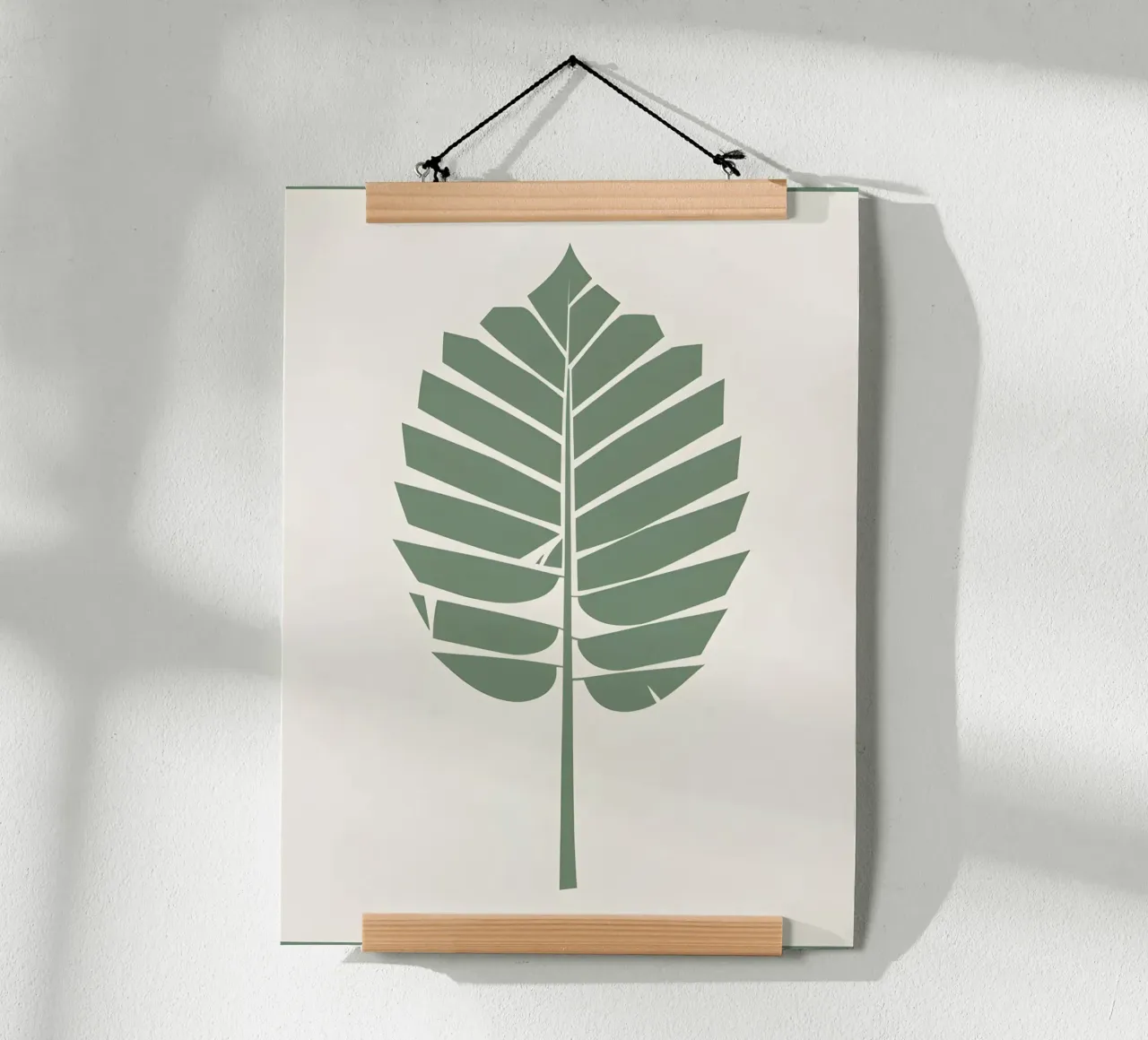 Foglia di palma poster con telaio in alluminio da The Green Room