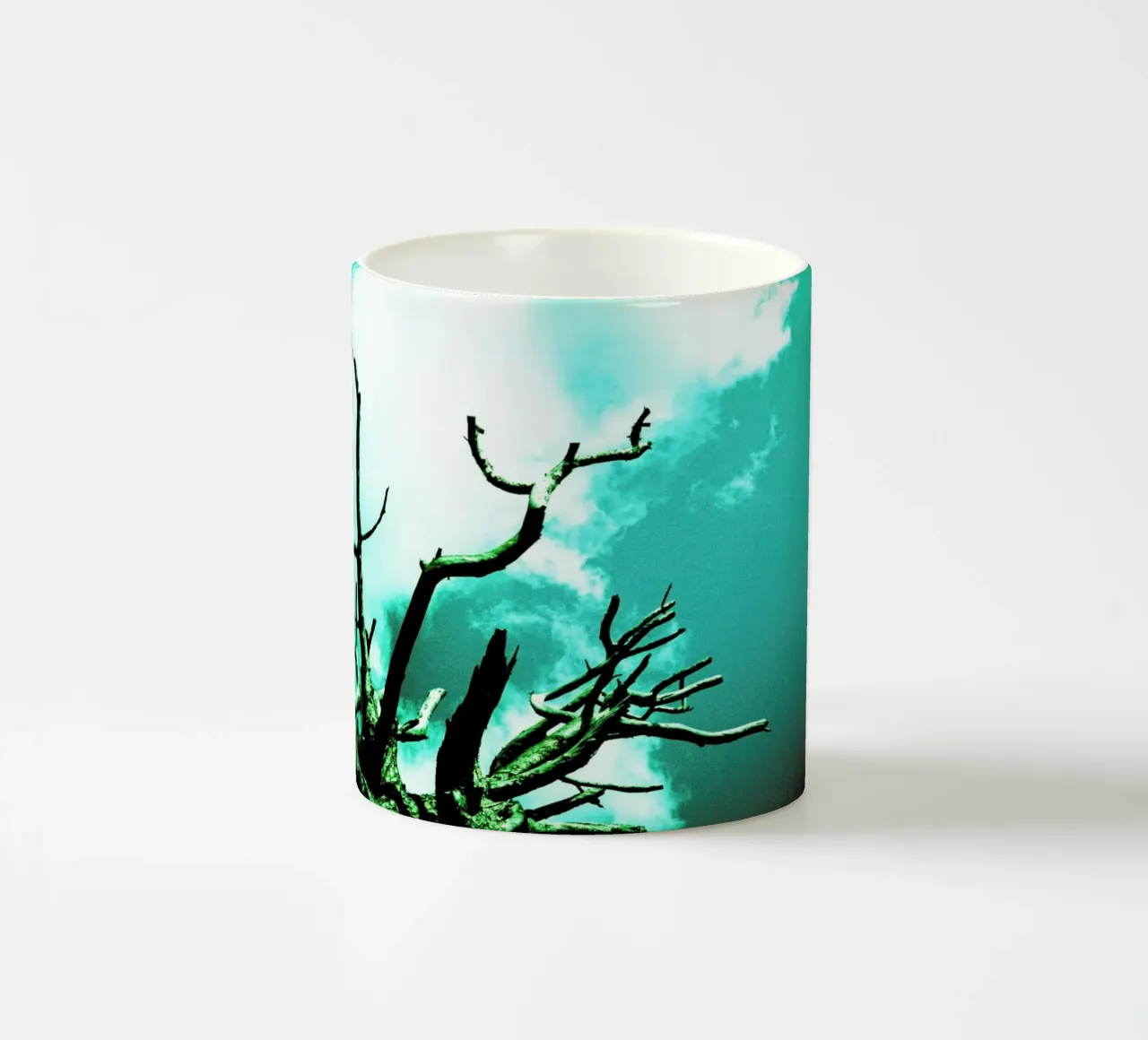 Brittle tazza in ceramica da BLAEK Design Studio