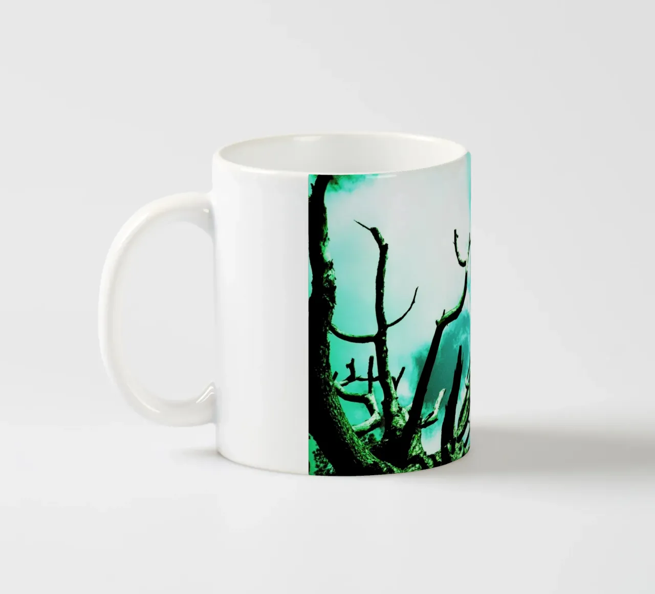 Brittle tazza in ceramica da BLAEK Design Studio