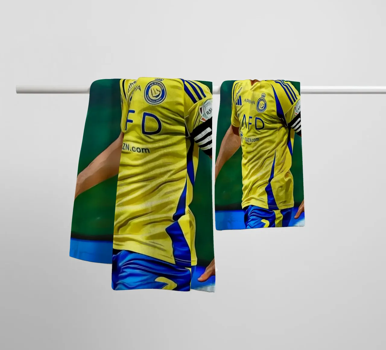 Digital Illustration of a Football Player in Yellow asciugamano da bagno da ArdanART