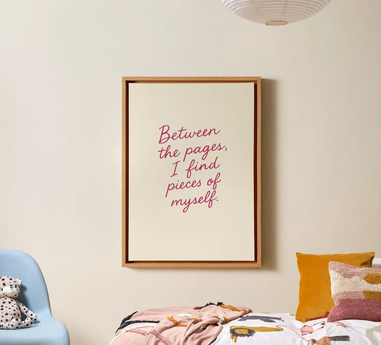 Poster "Zwischen den Seiten" zur Selbstentdeckung Leinwand mit Schattenfugenrahmen von vintagepod