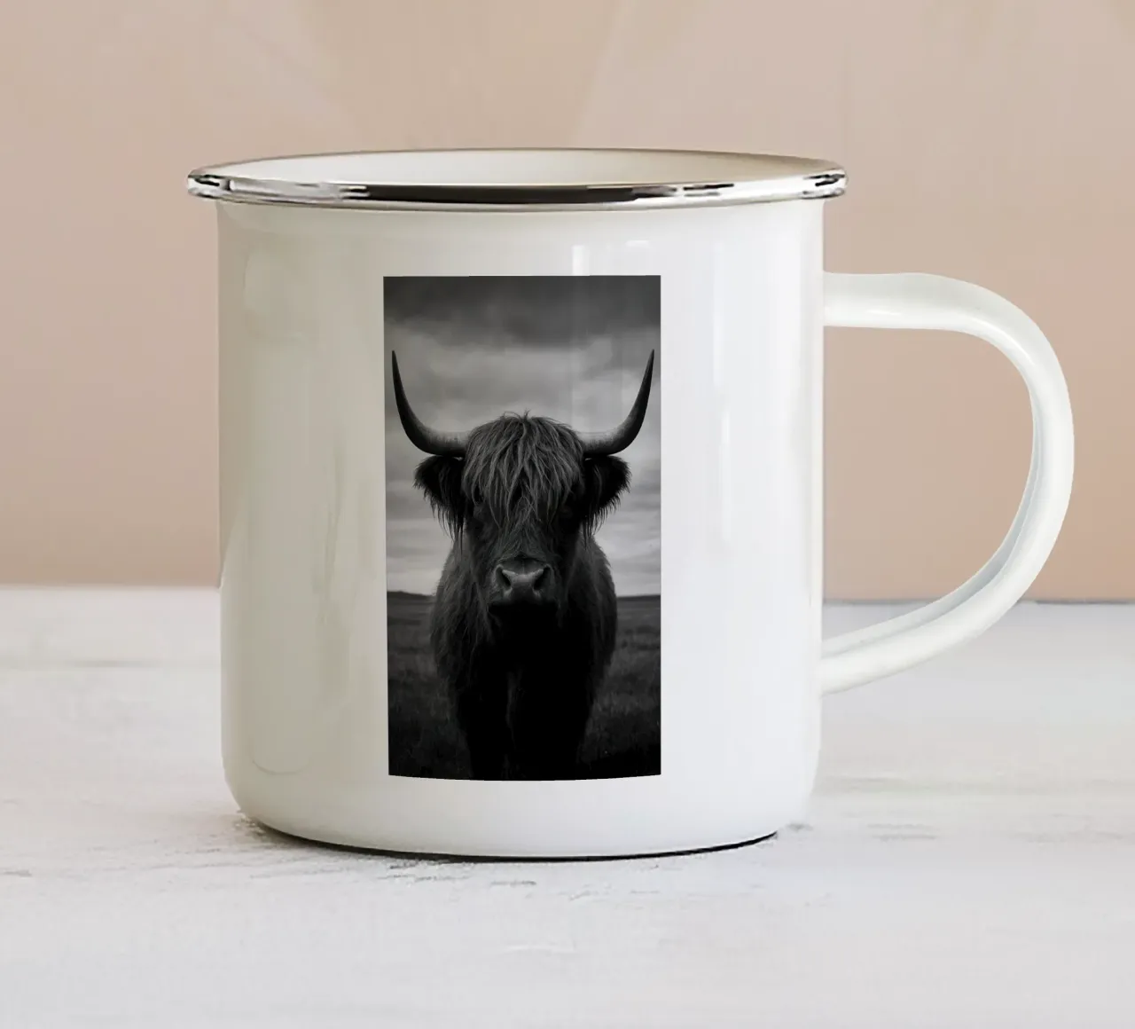Highland Cow tazza in smalto da Attaboy Dsgn