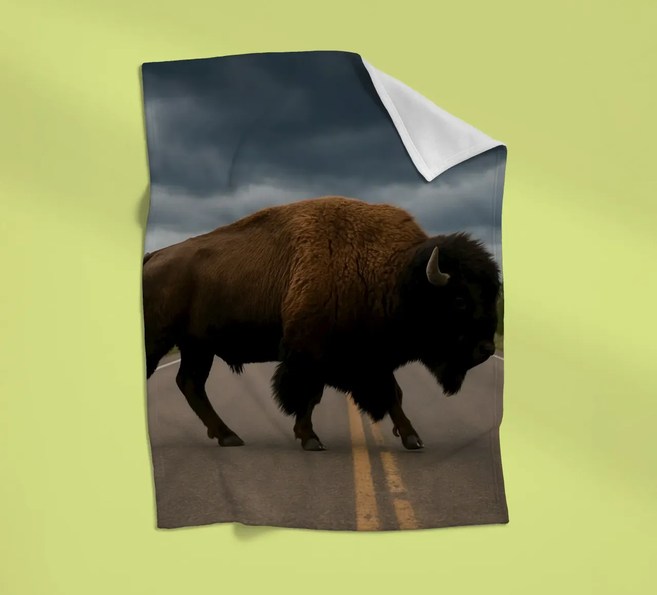 Bison on the Road coperta in pile da Attaboy Dsgn