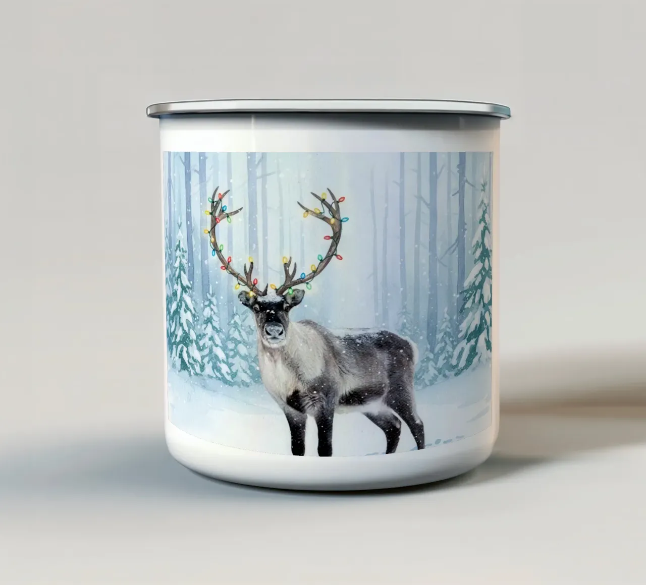 Reindeer with Christmas Lights tazza in smalto da Attaboy Dsgn