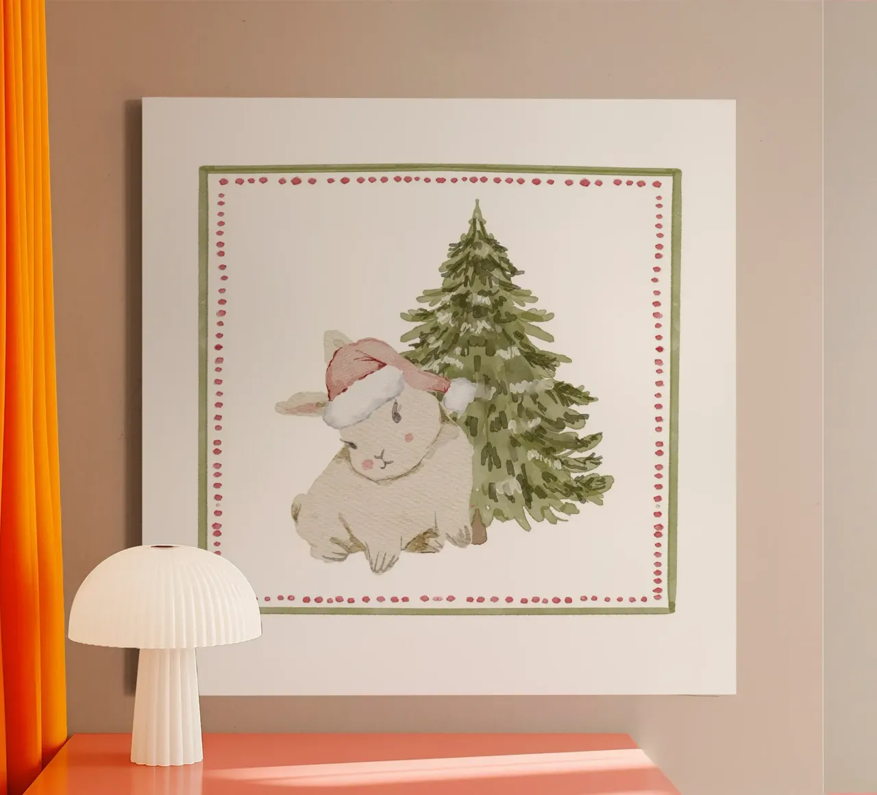 Coniglietto natalizio vintage con cappello da Babbo Natale accanto a un albero sempreverde tela con Cornice a cassetta da Stilrausch