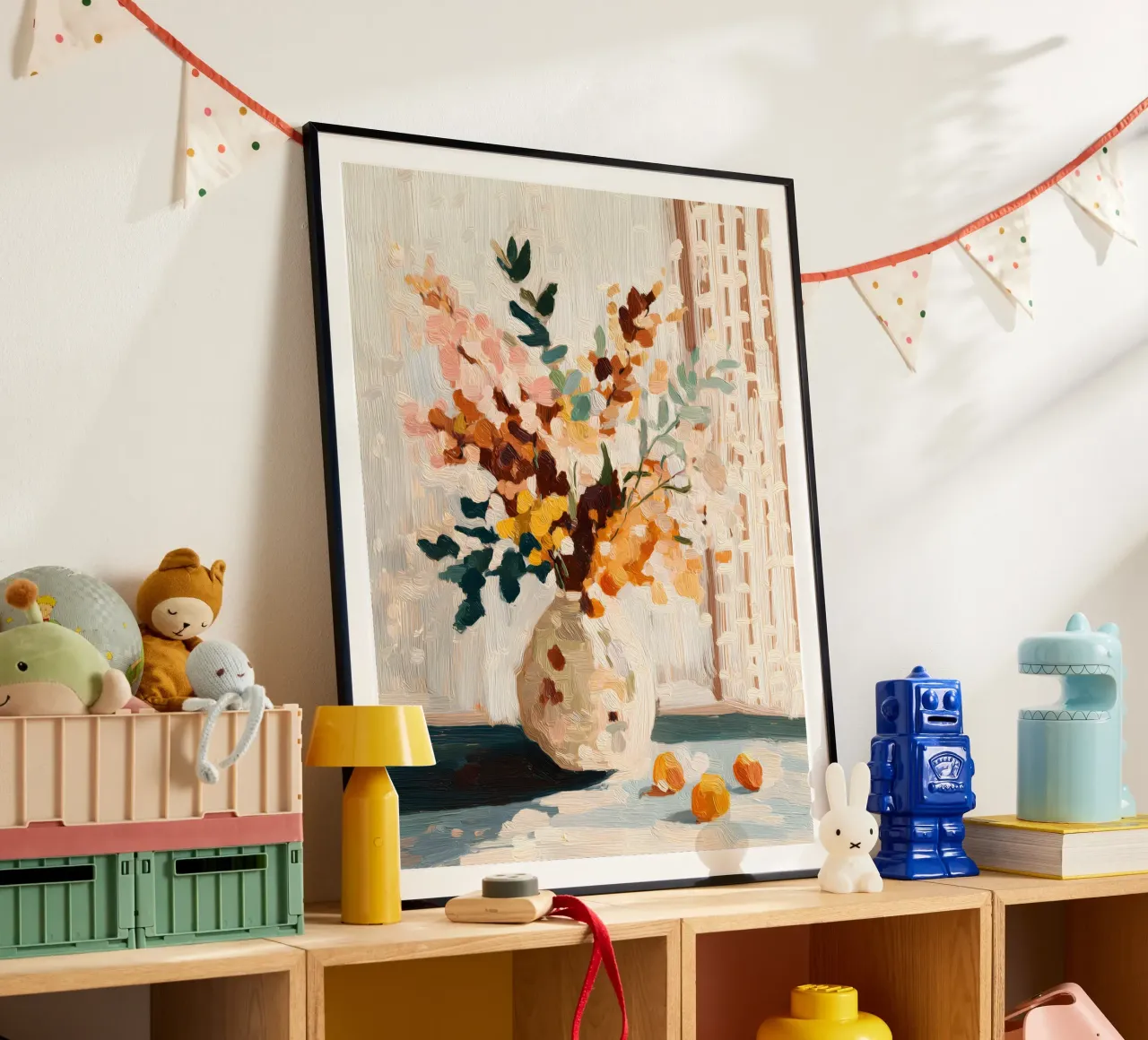 Golden Vase poster con telaio in plastica da Gypsy Galleria
