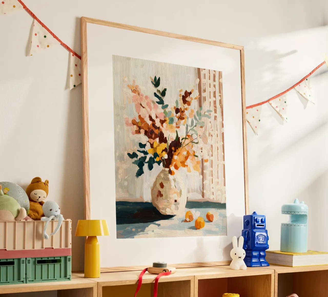 Golden Vase poster con telaio in plastica da Gypsy Galleria
