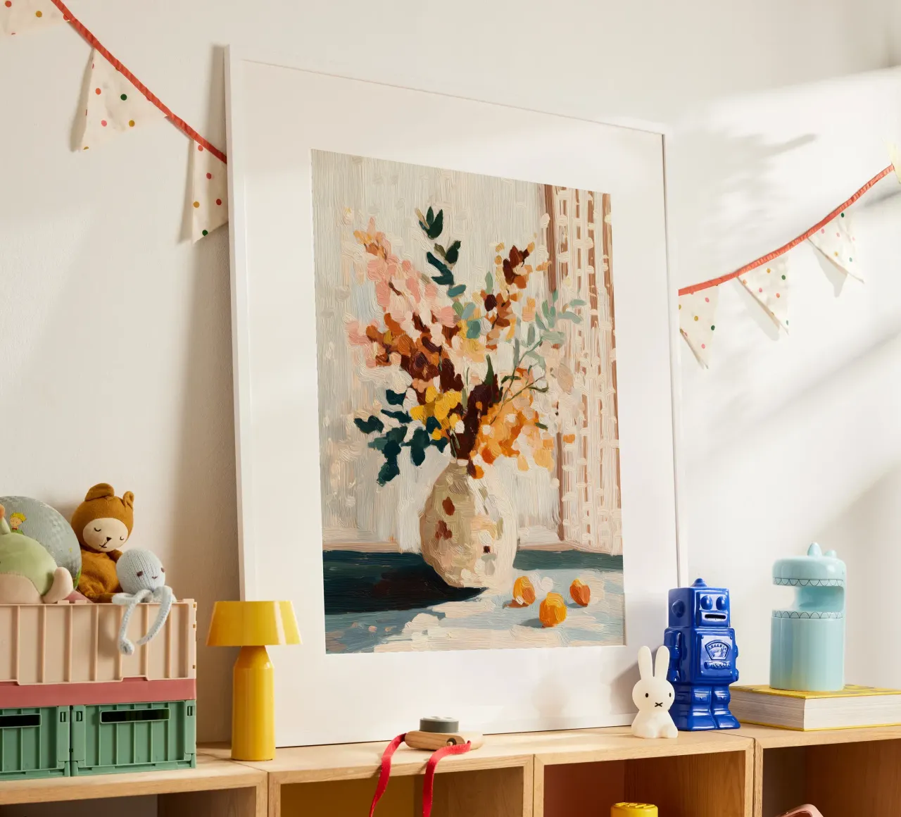 Golden Vase poster con telaio in plastica da Gypsy Galleria