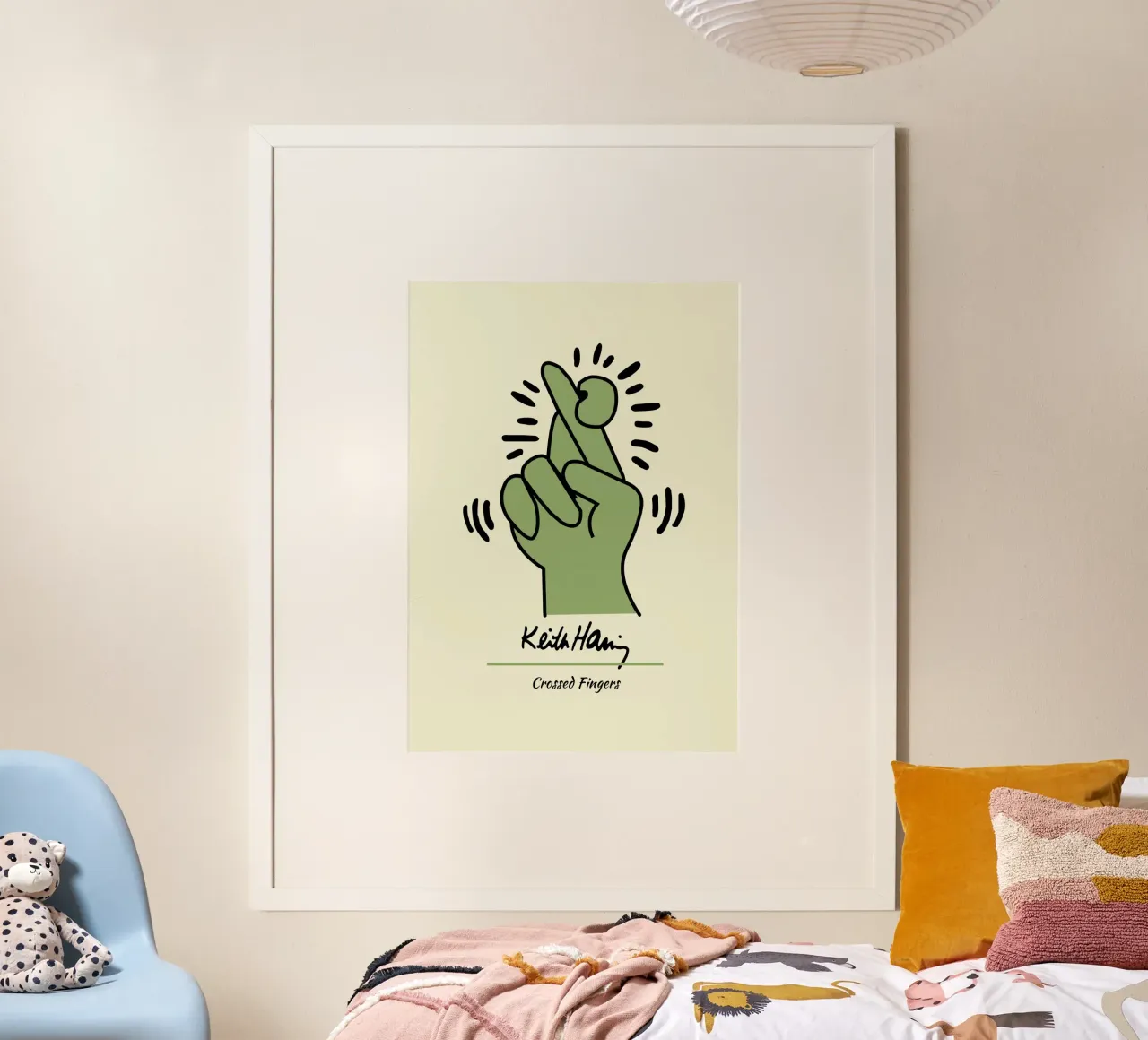 Stampa pop di Keith Haring con dita incrociate poster con telaio in plastica da ClubArt