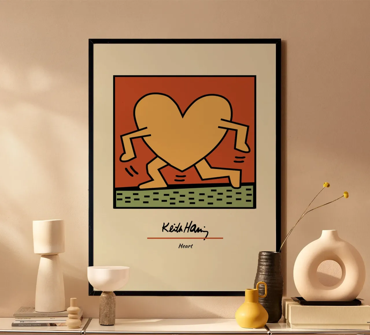 Stampa pop art del cuore di Keith Haring poster con telaio in plastica da ClubArt