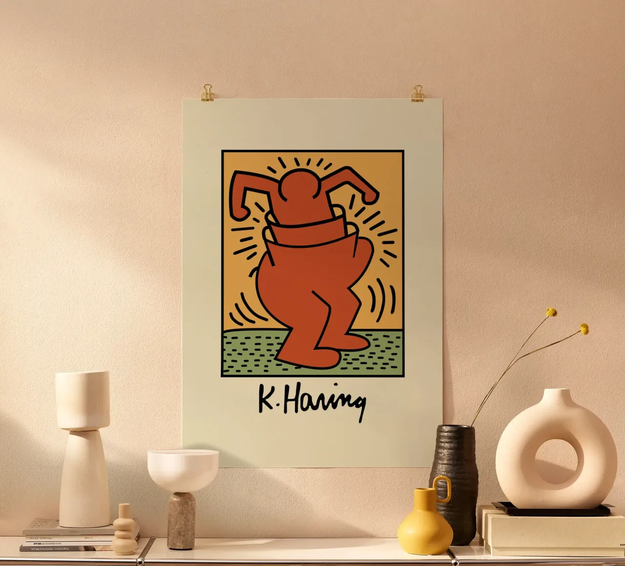 Stampa pop di Keith Haring Radiant Figure poster con telaio in plastica da ClubArt