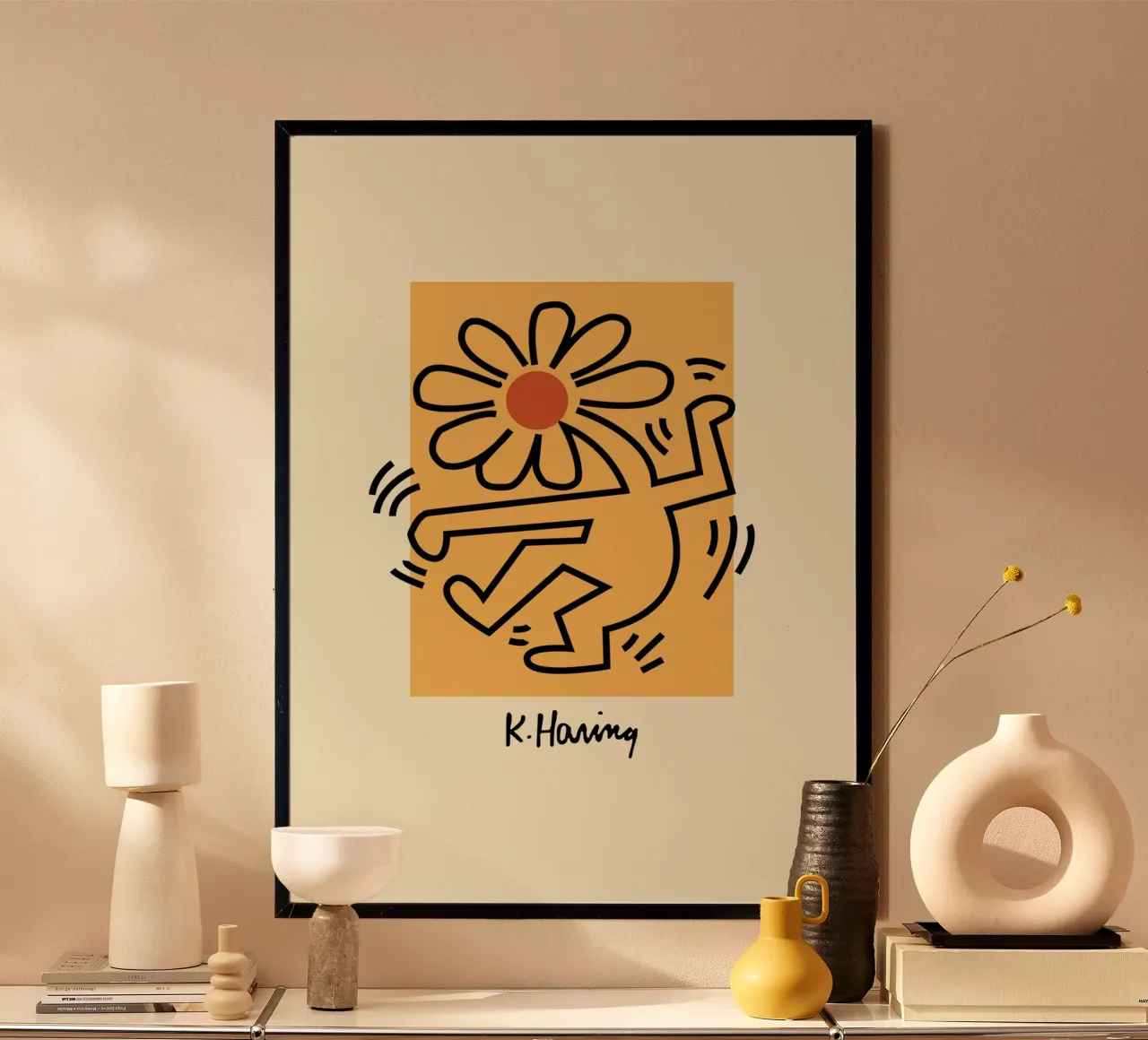 Stampa pop di Keith Haring Flower Figure poster con telaio in plastica da ClubArt