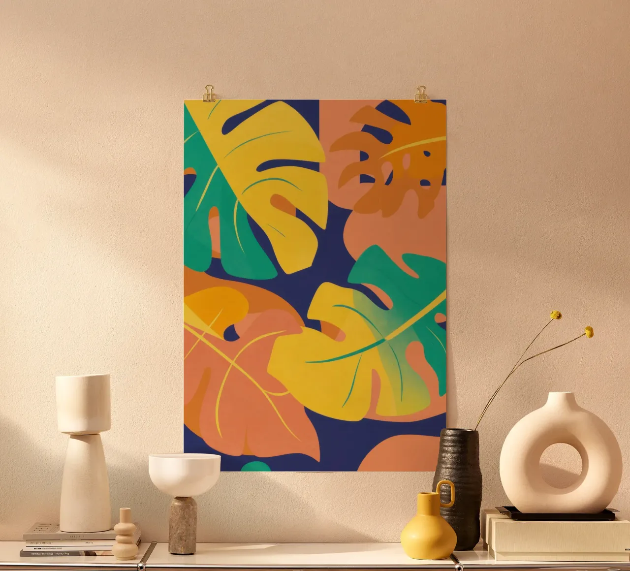 Bagliore di mezzanotte della Monstera poster con telaio in plastica da Orchid Patina
