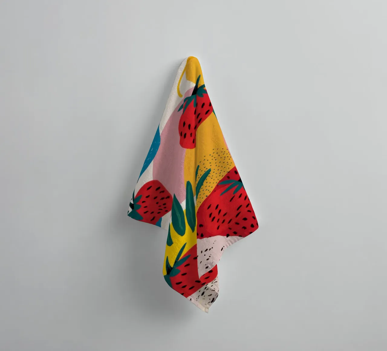 Aardbeienveld Symfonie badhanddoek van Frame Aura