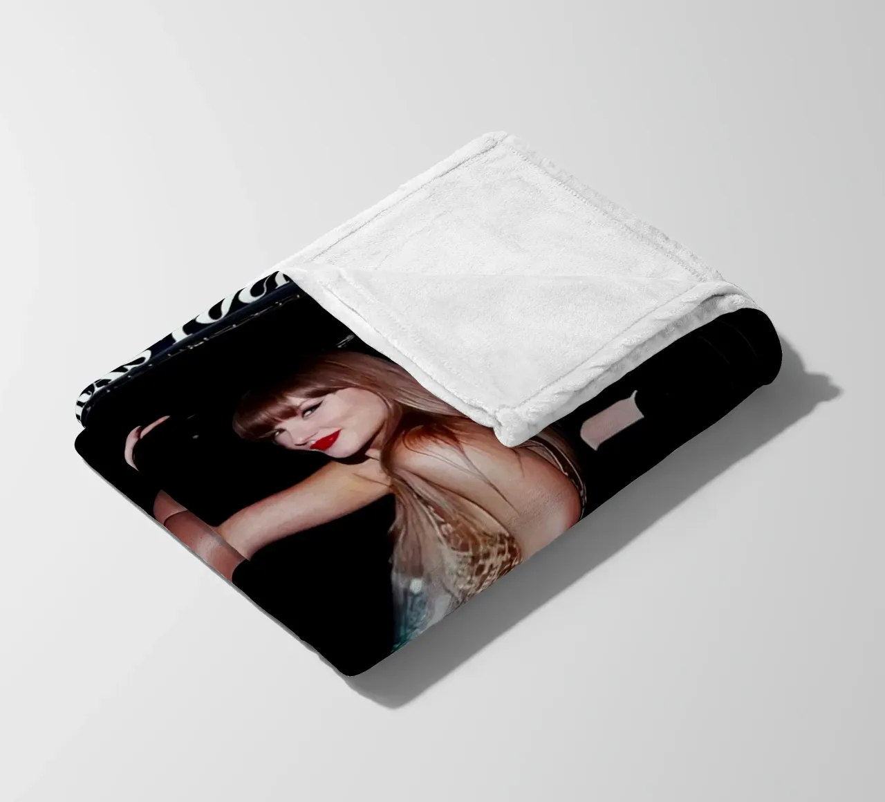 Taylor Swift coperta in pile da Musadad Shop
