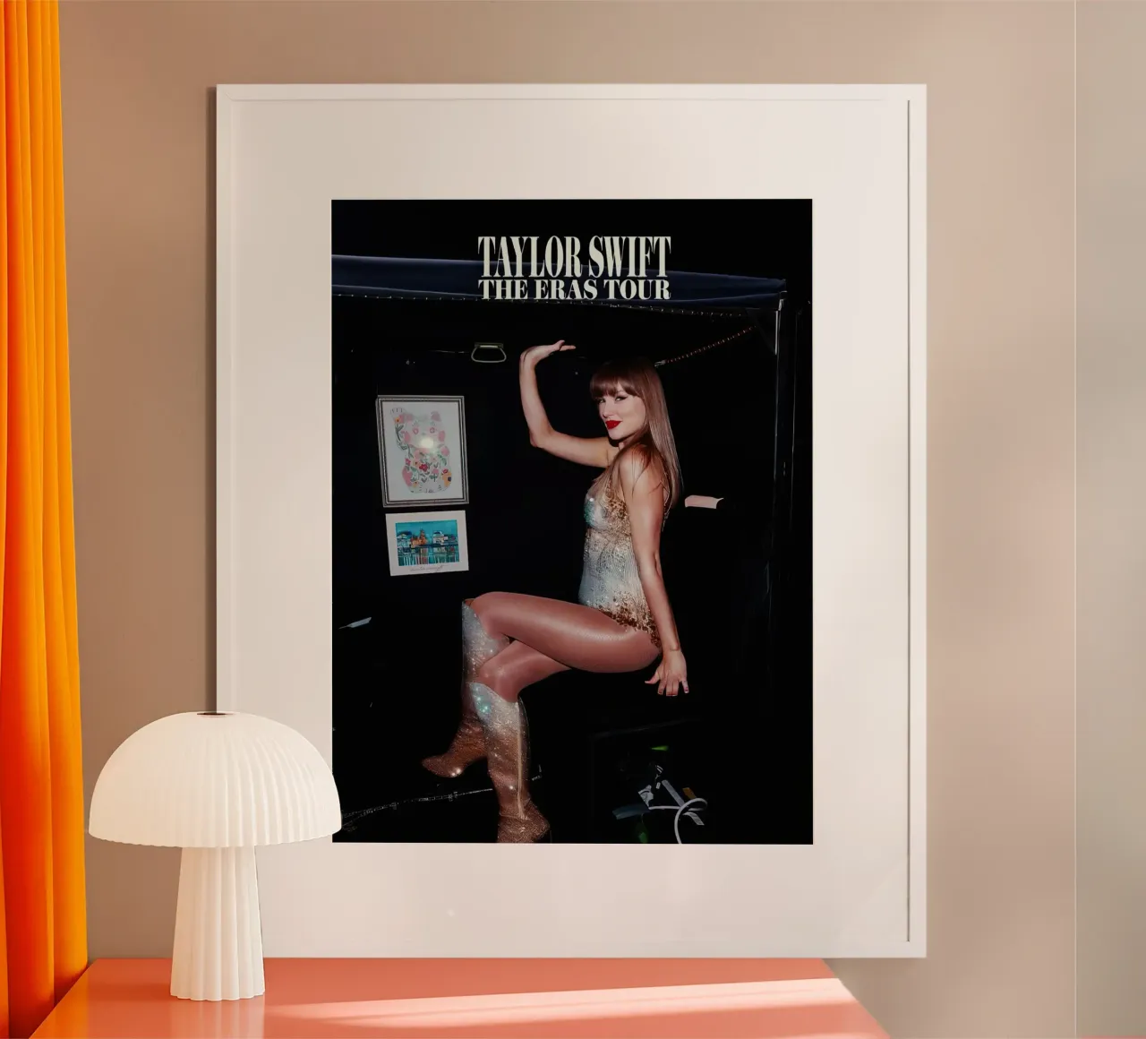Taylor Swift poster met houten frame van Musadad Shop
