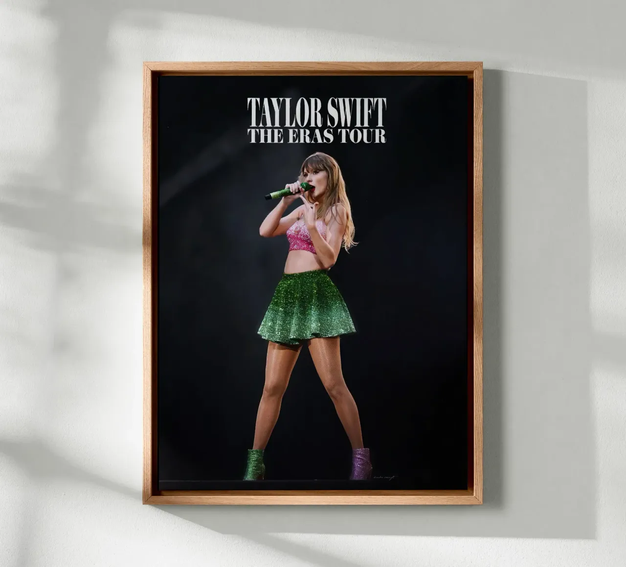 Taylor Swift Leinwand mit Schattenfugenrahmen von Musadad Shop