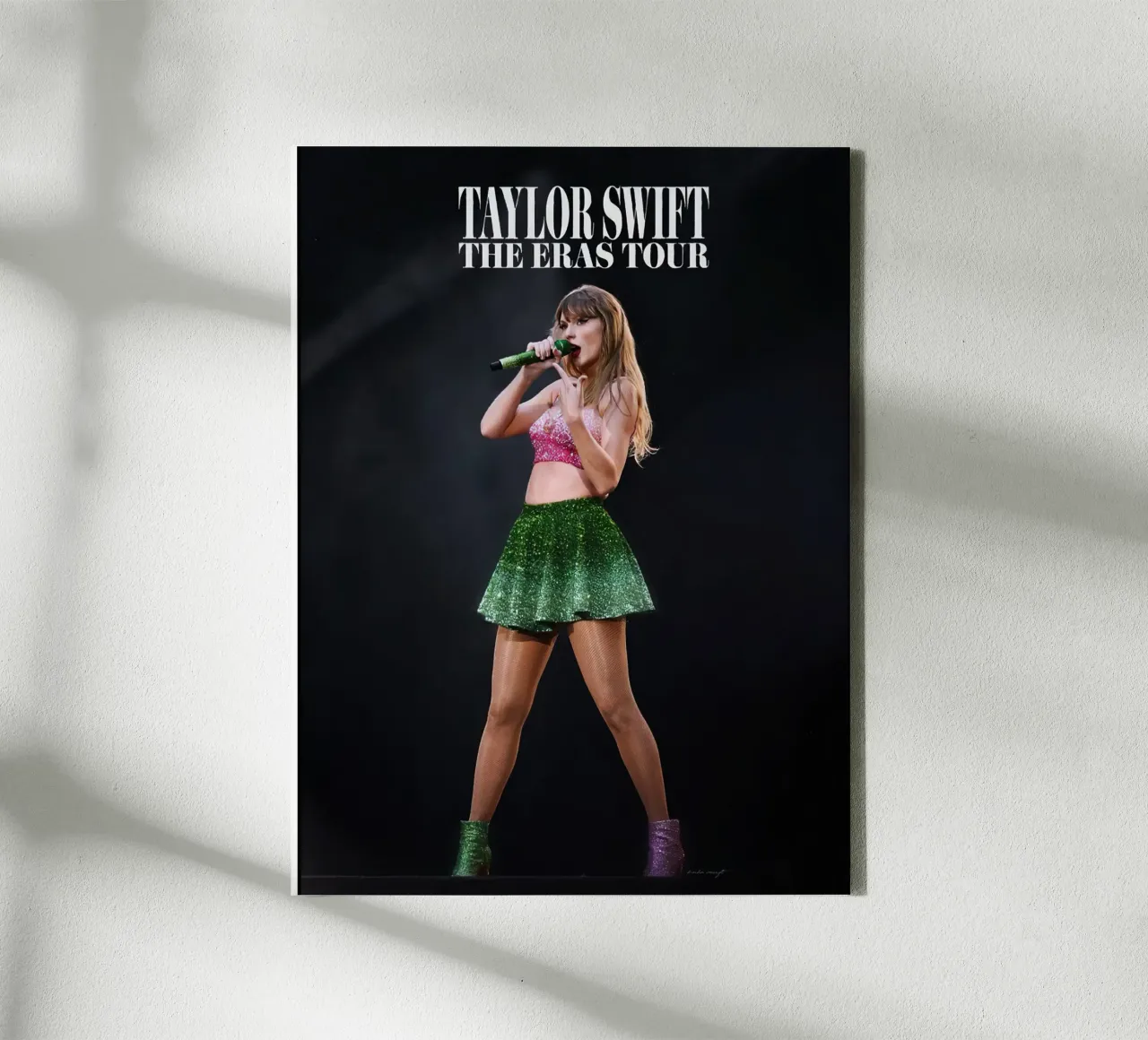 Taylor Swift Leinwand mit Schattenfugenrahmen von Musadad Shop