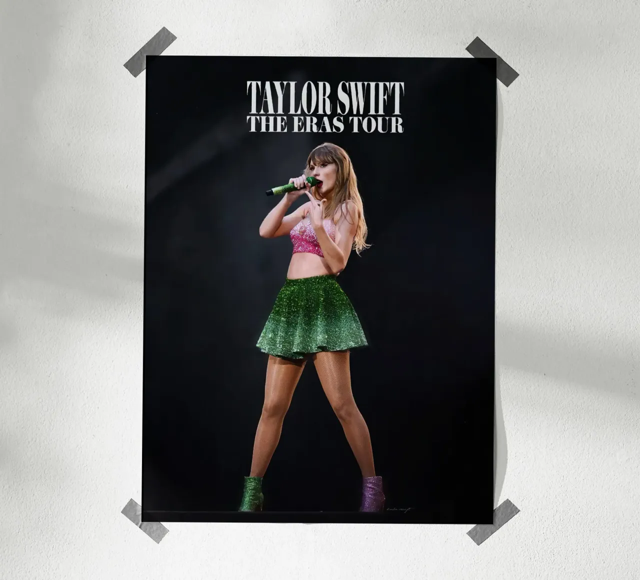 Taylor Swift poster met houten frame van Musadad Shop