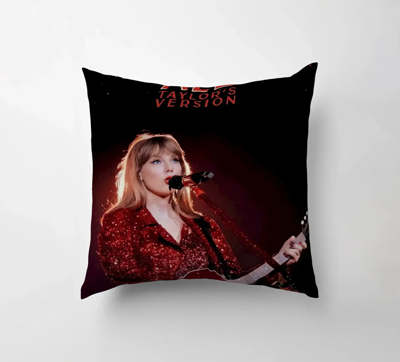 Taylor Swift Red cuscino da Musadad Shop