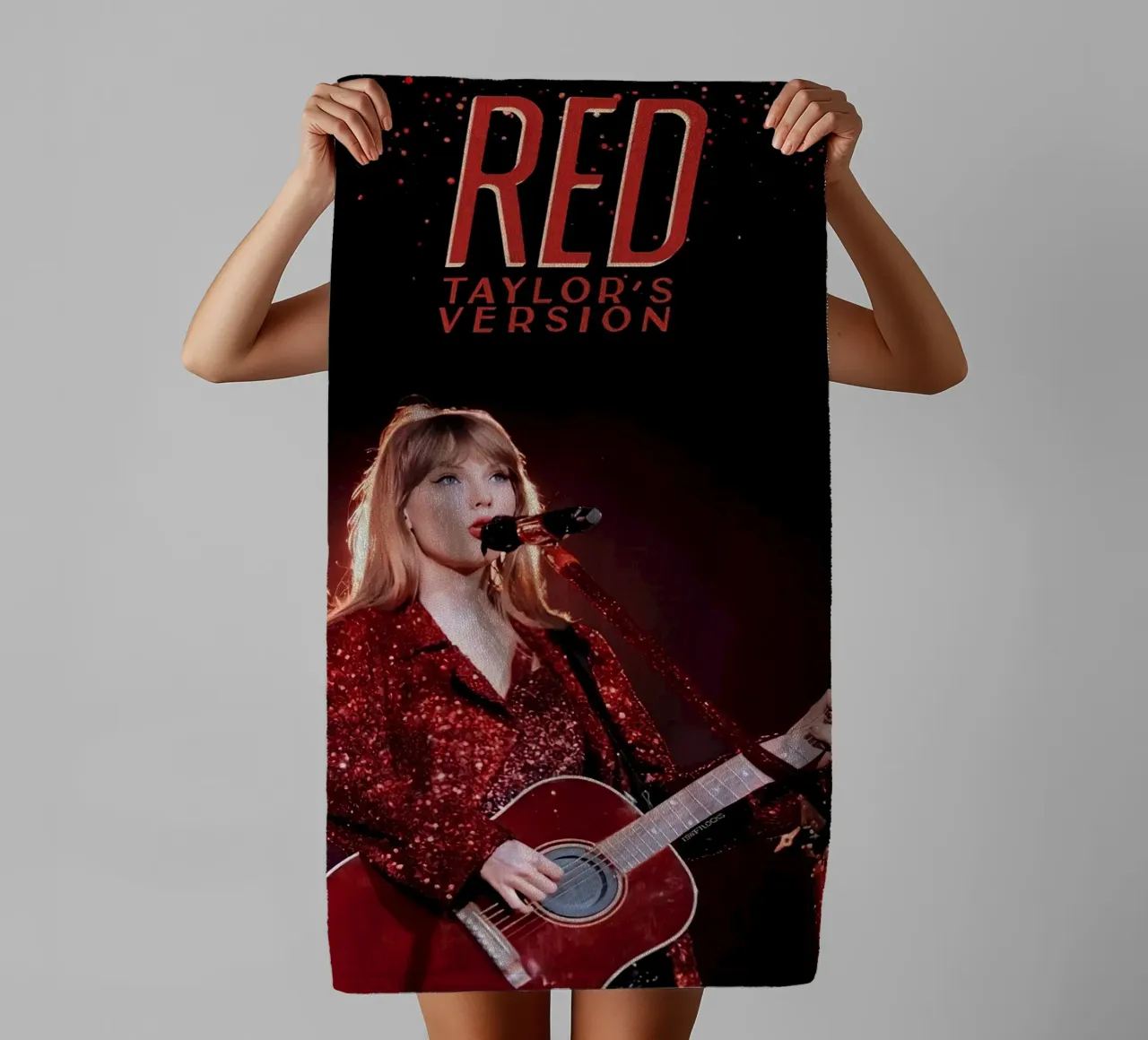 Taylor Swift Red asciugamano da bagno da Musadad Shop