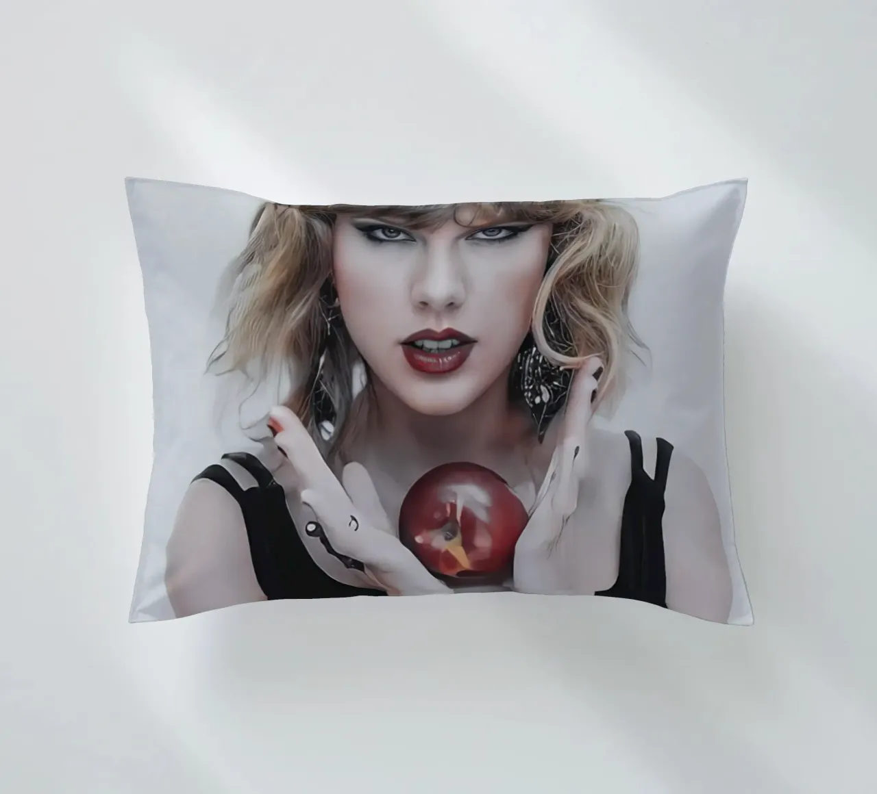 Taylor Swift Apple cuscino da Musadad Shop