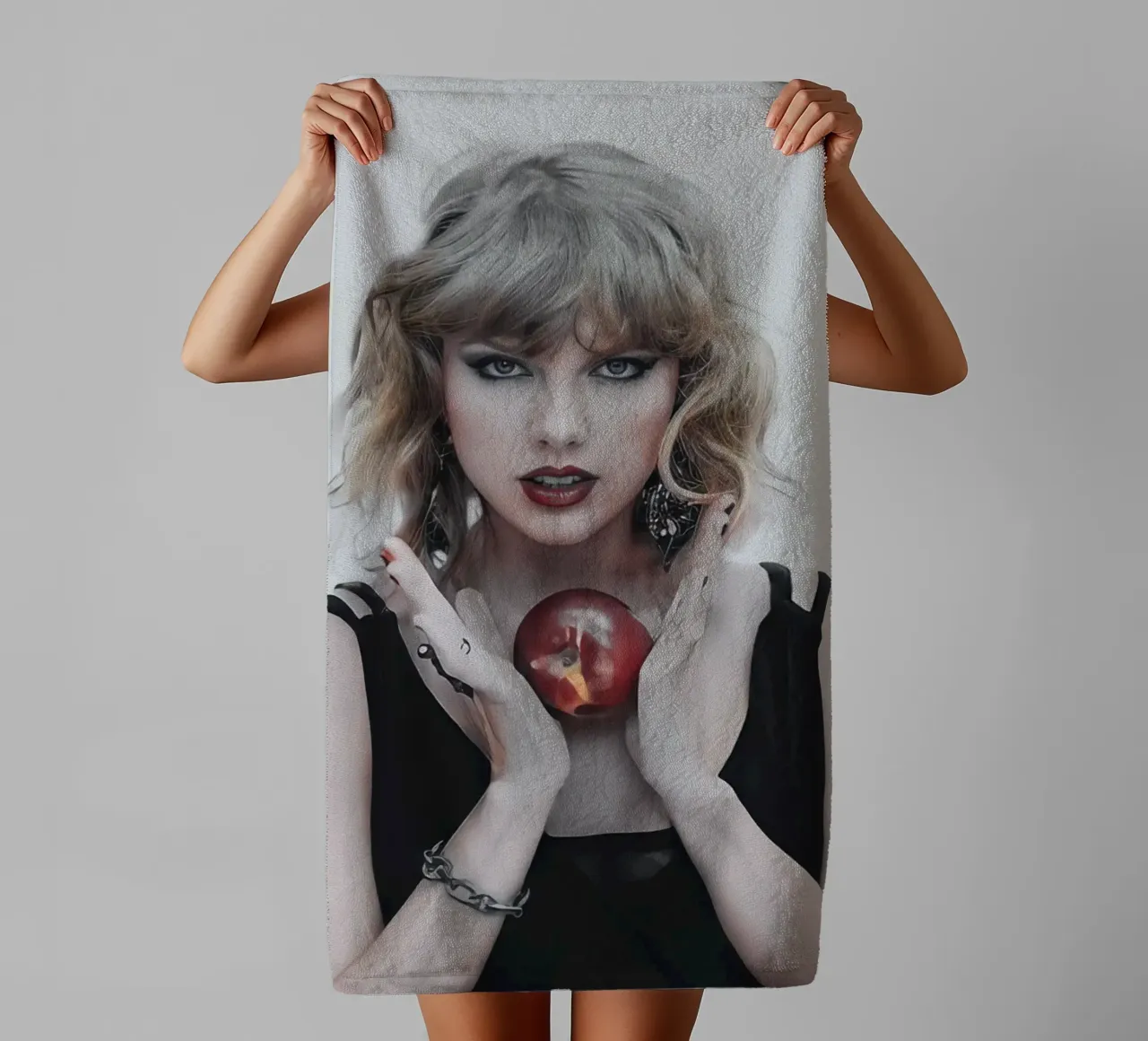 Taylor Swift Apple asciugamano da bagno da Musadad Shop
