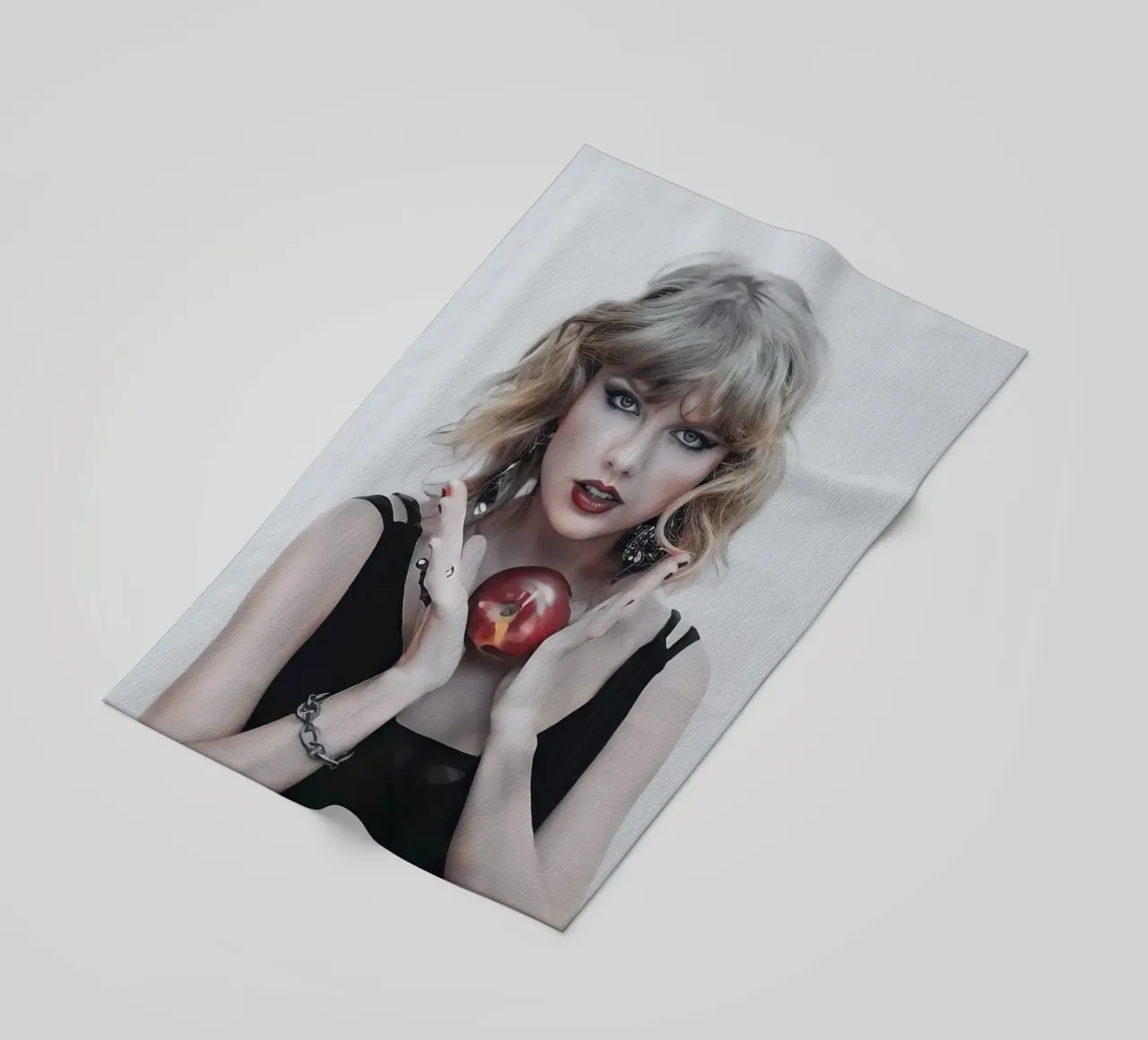 Taylor Swift Apple telo mare da Musadad Shop