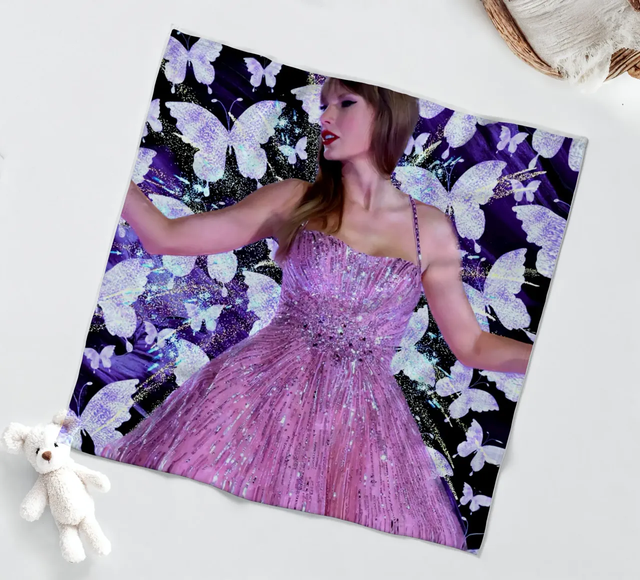 Taylor Swift coperta in pile da Musadad Shop
