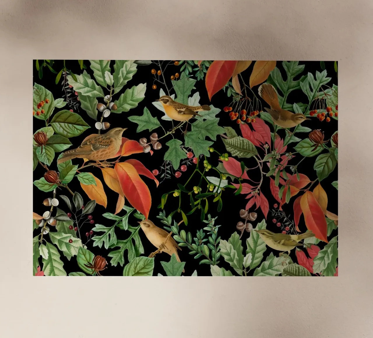 Notte della Foresta Oscura con Uccelli Foglie d'Autunno e Bosco Berr pellicola backlit da Vintage World - Uta Naumann