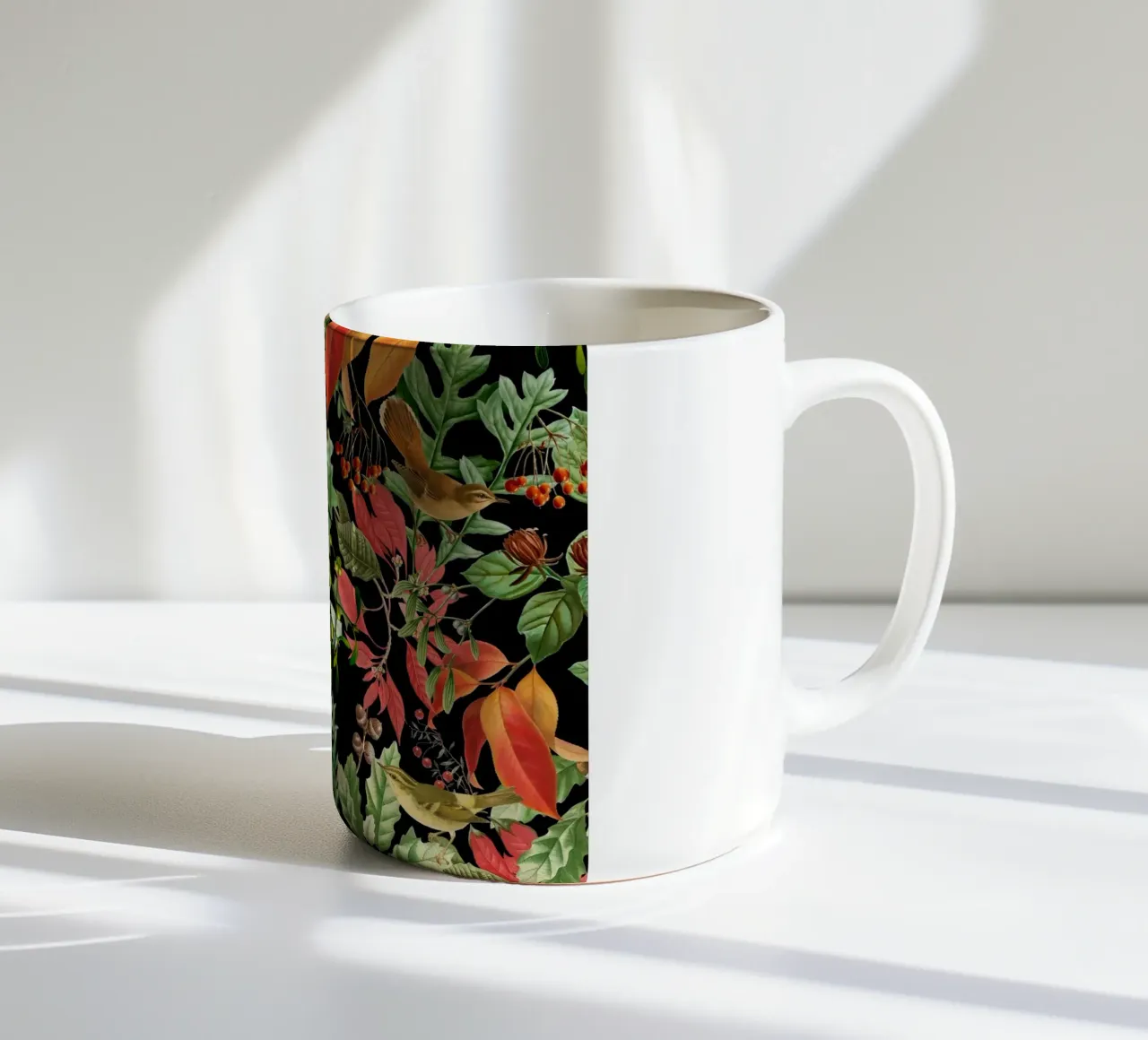 Notte della Foresta Oscura con Uccelli Foglie d'Autunno e Bosco Berr tazza in ceramica da Vintage World - Uta Naumann