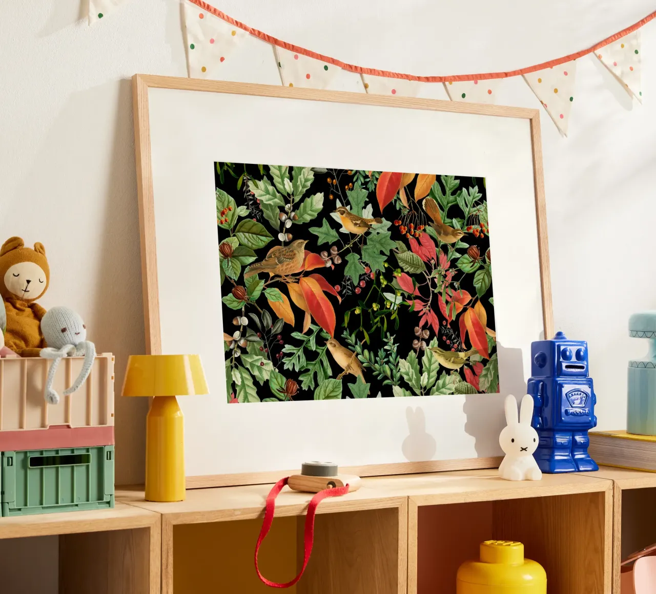 Notte della Foresta Oscura con Uccelli Foglie d'Autunno e Bosco Berr poster da Vintage World - Uta Naumann