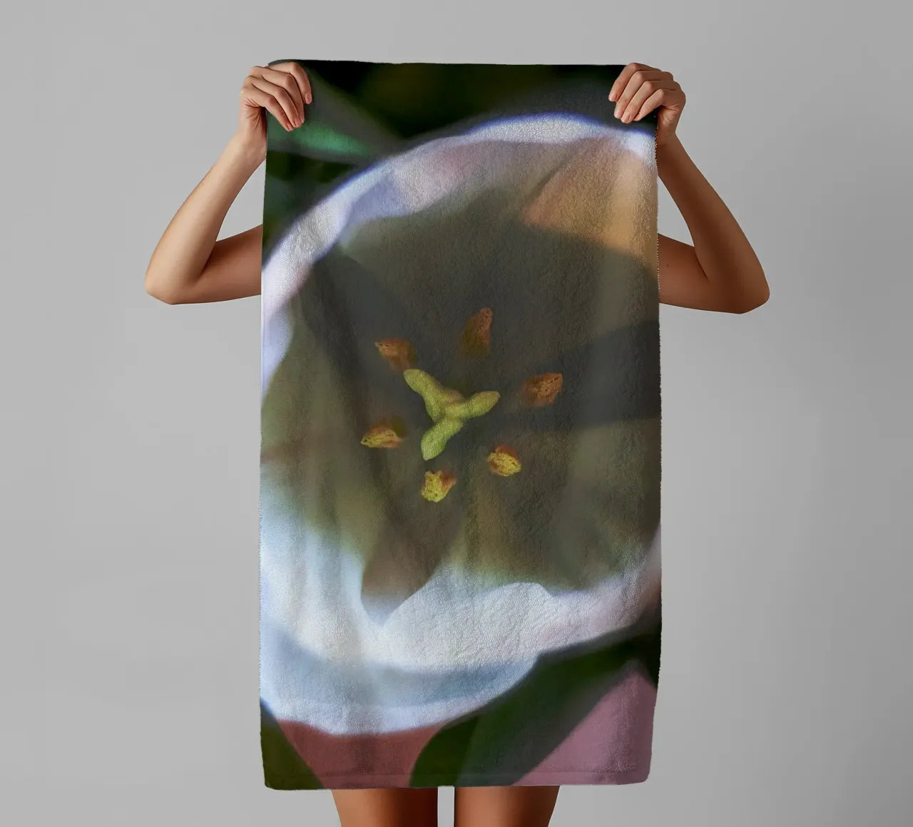 Inner Bloom - Abstract Witte Tulp Fine Art Print badhanddoek van jay