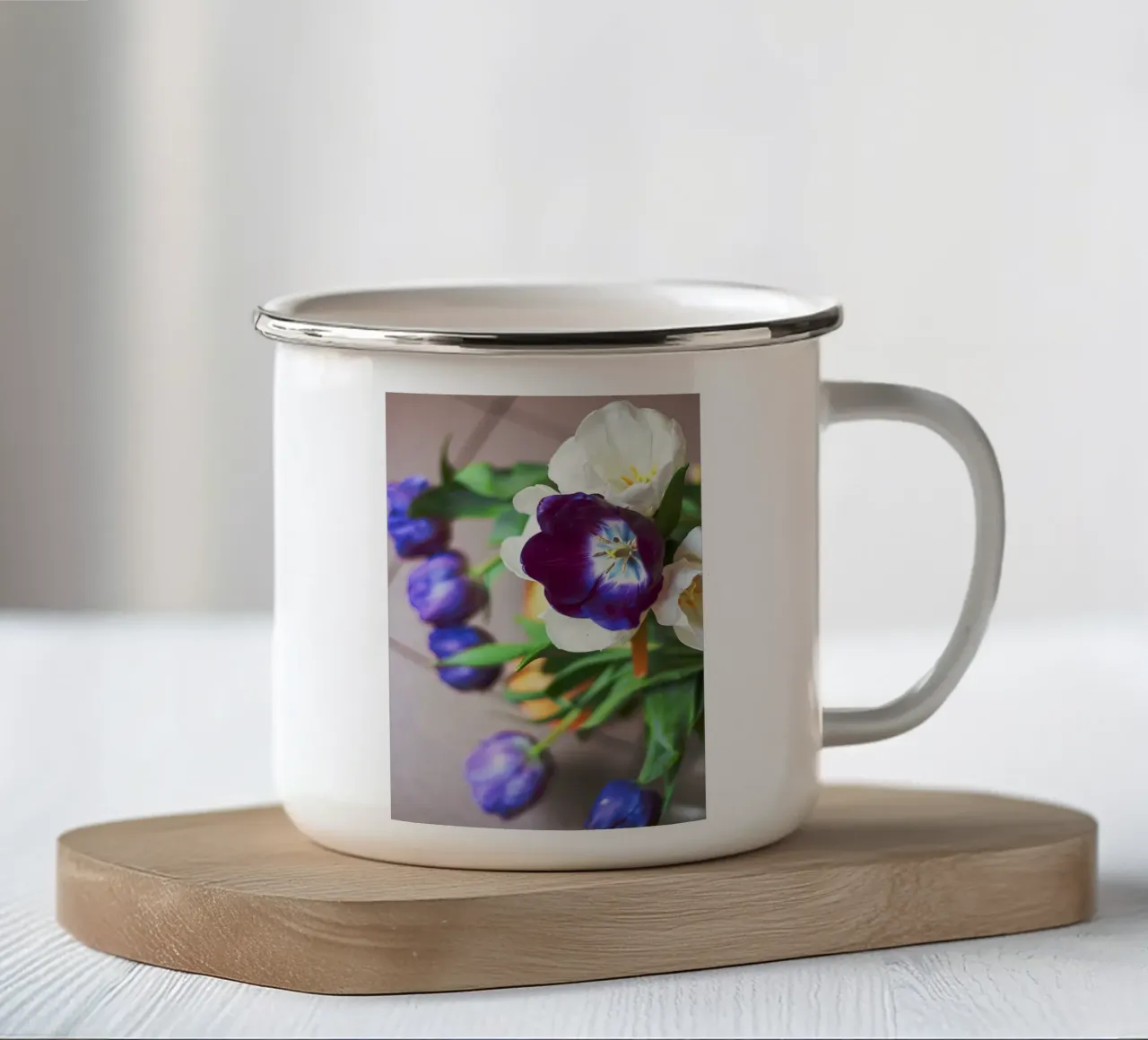 Curiosità in fiore - Composizione astratta di tulipani tazza in smalto da jay