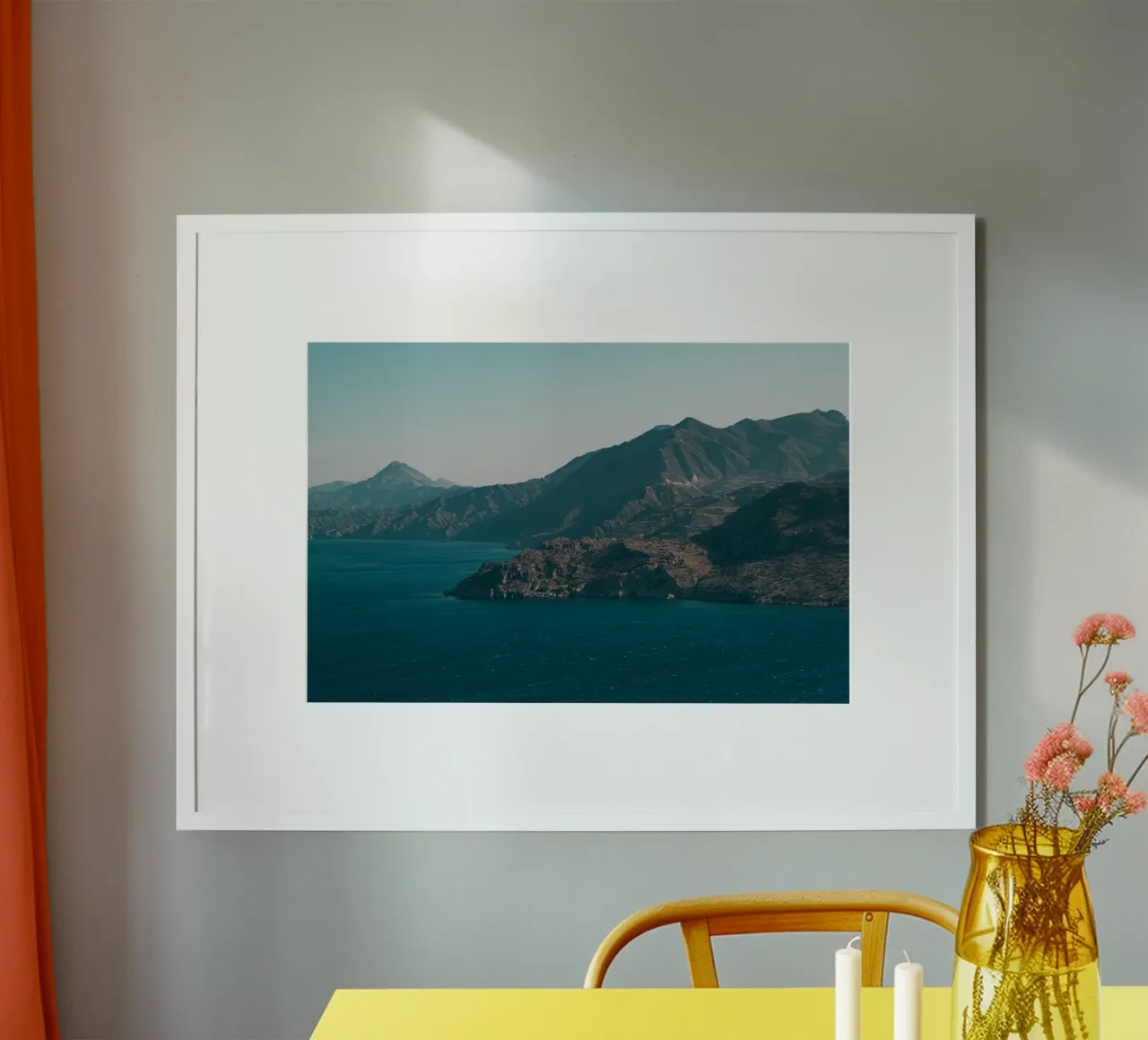 montagna che sorge dal mare poster con telaio in plastica da Earthly Visions