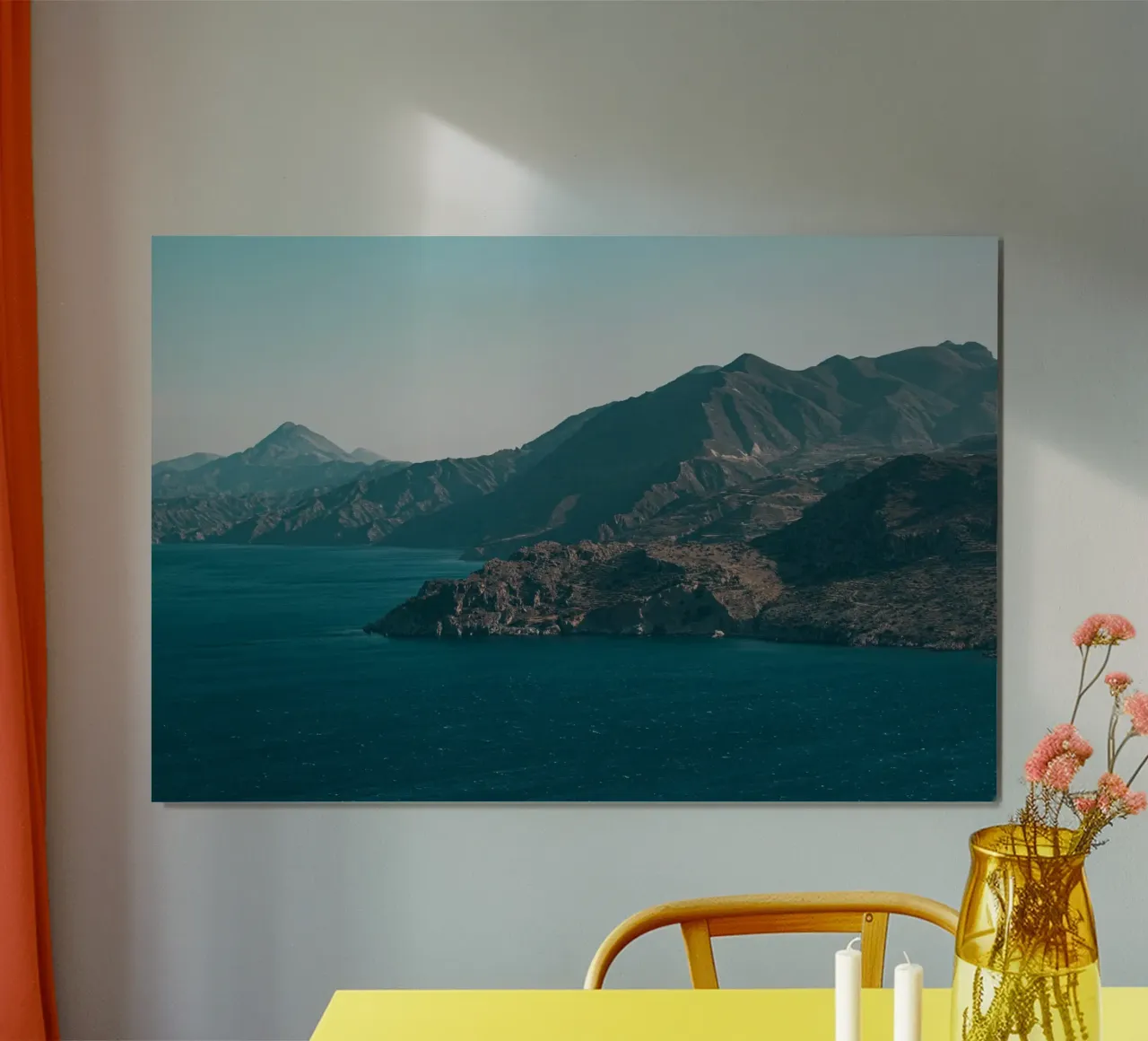 montagna che sorge dal mare poster con telaio in plastica da Earthly Visions