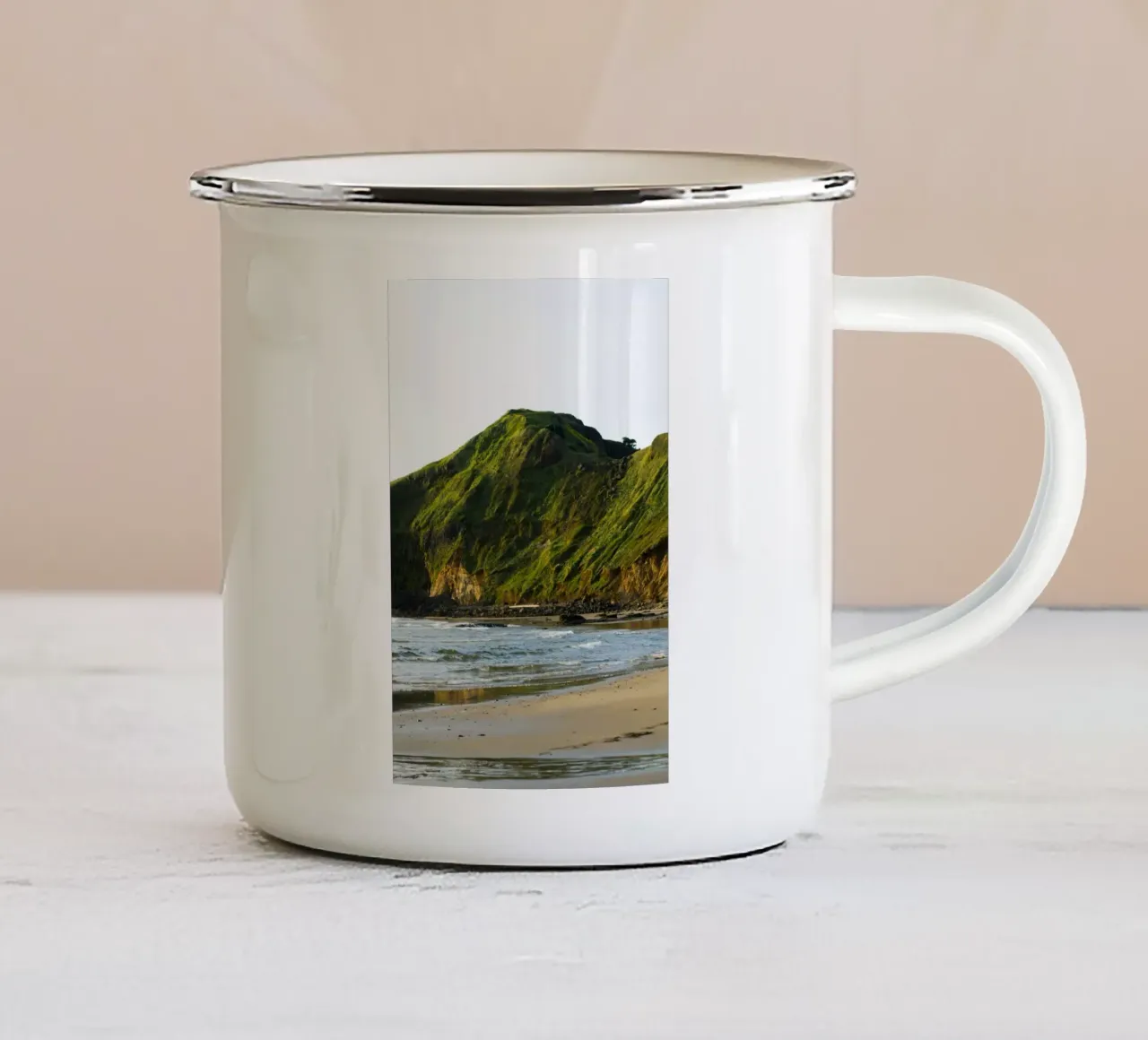 montagne sul mare tazza in smalto da Earthly Visions