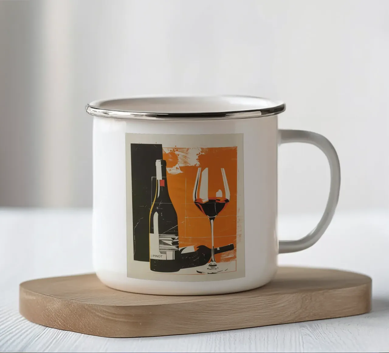 Bottiglie di vino rosso con vetro tazza in smalto da hanna shop