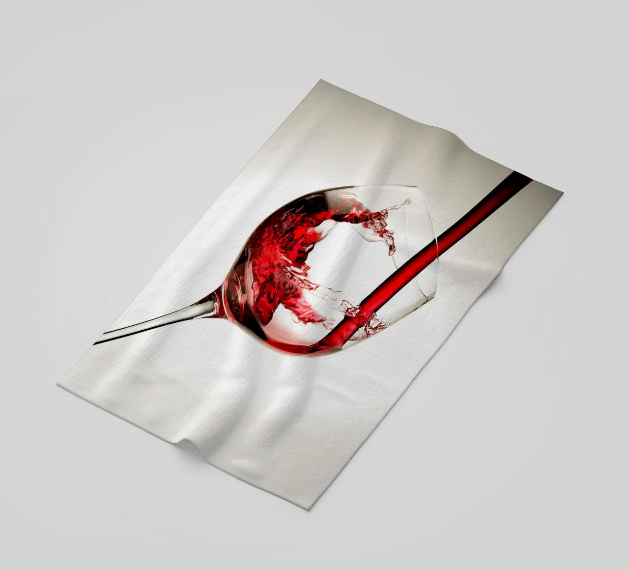 Vino rosso in un bicchiere telo mare da hanna shop
