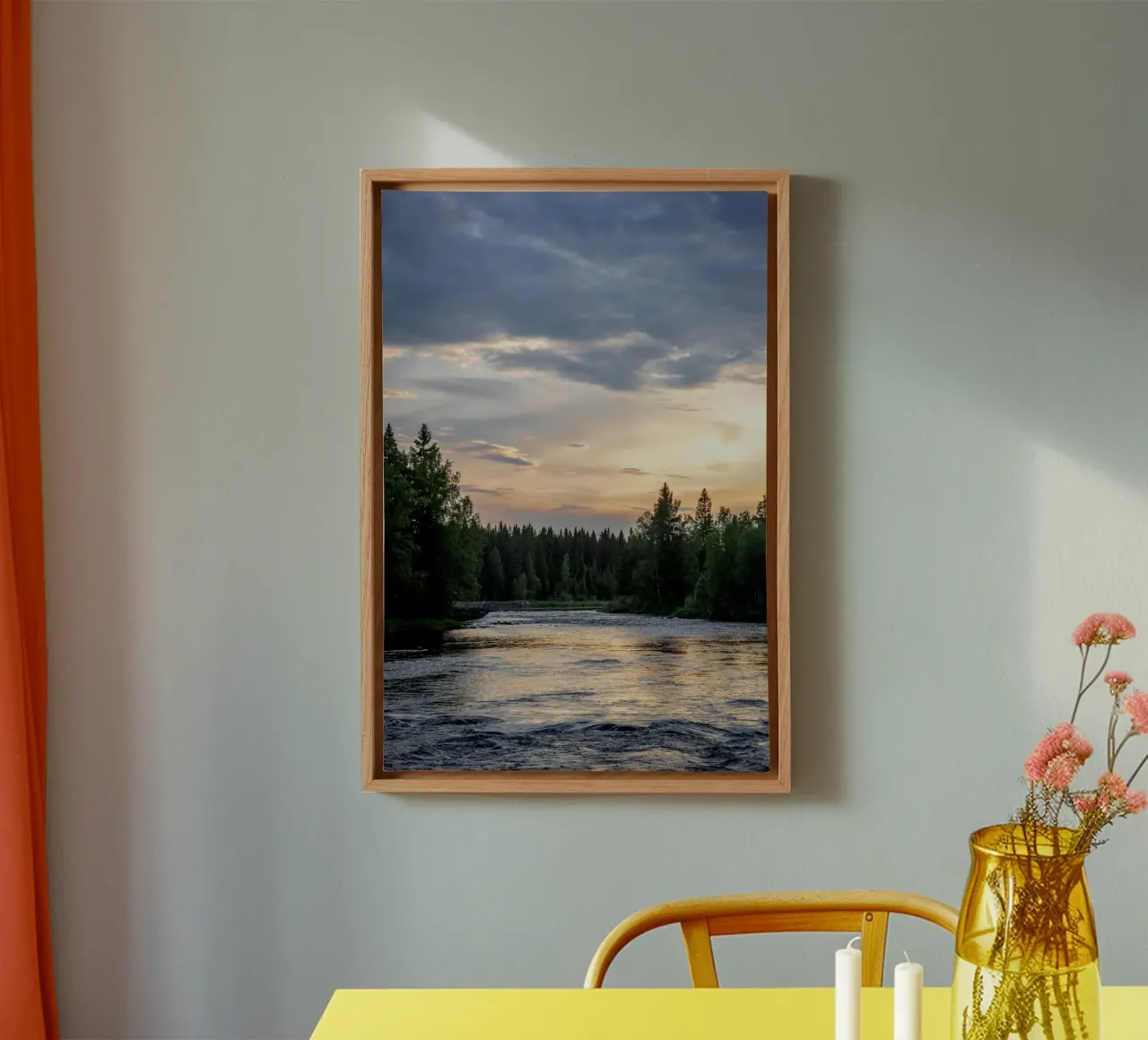 Tramonto in riva al fiume in Svezia. Poster in blu, ge tela con Cornice a cassetta da karijn_landscapes