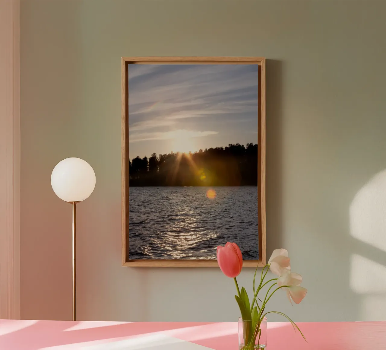 Poster naturalistico scandinavo. Tramonto su un lago m tela con Cornice a cassetta da karijn_landscapes