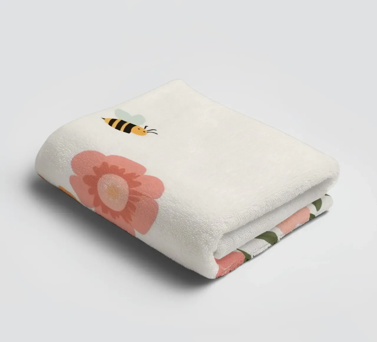 Fiori stilizzati e api carine asciugamano da bagno da DesignDoodle