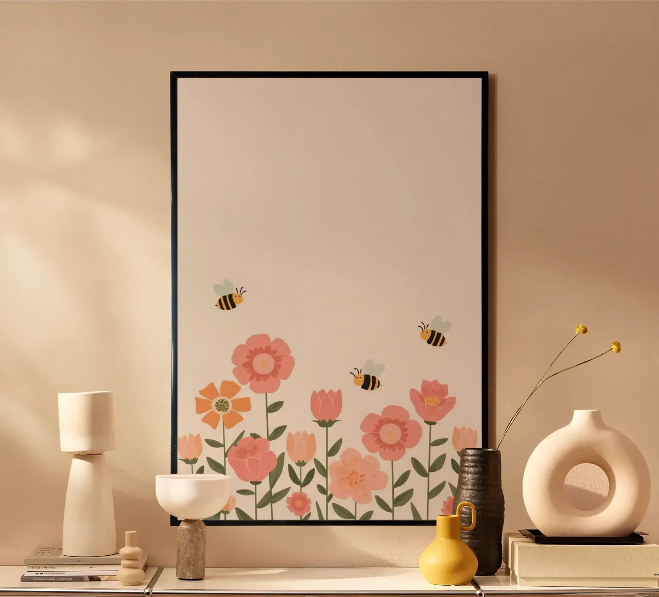 Fiori stilizzati e api carine poster con telaio in alluminio da DesignDoodle