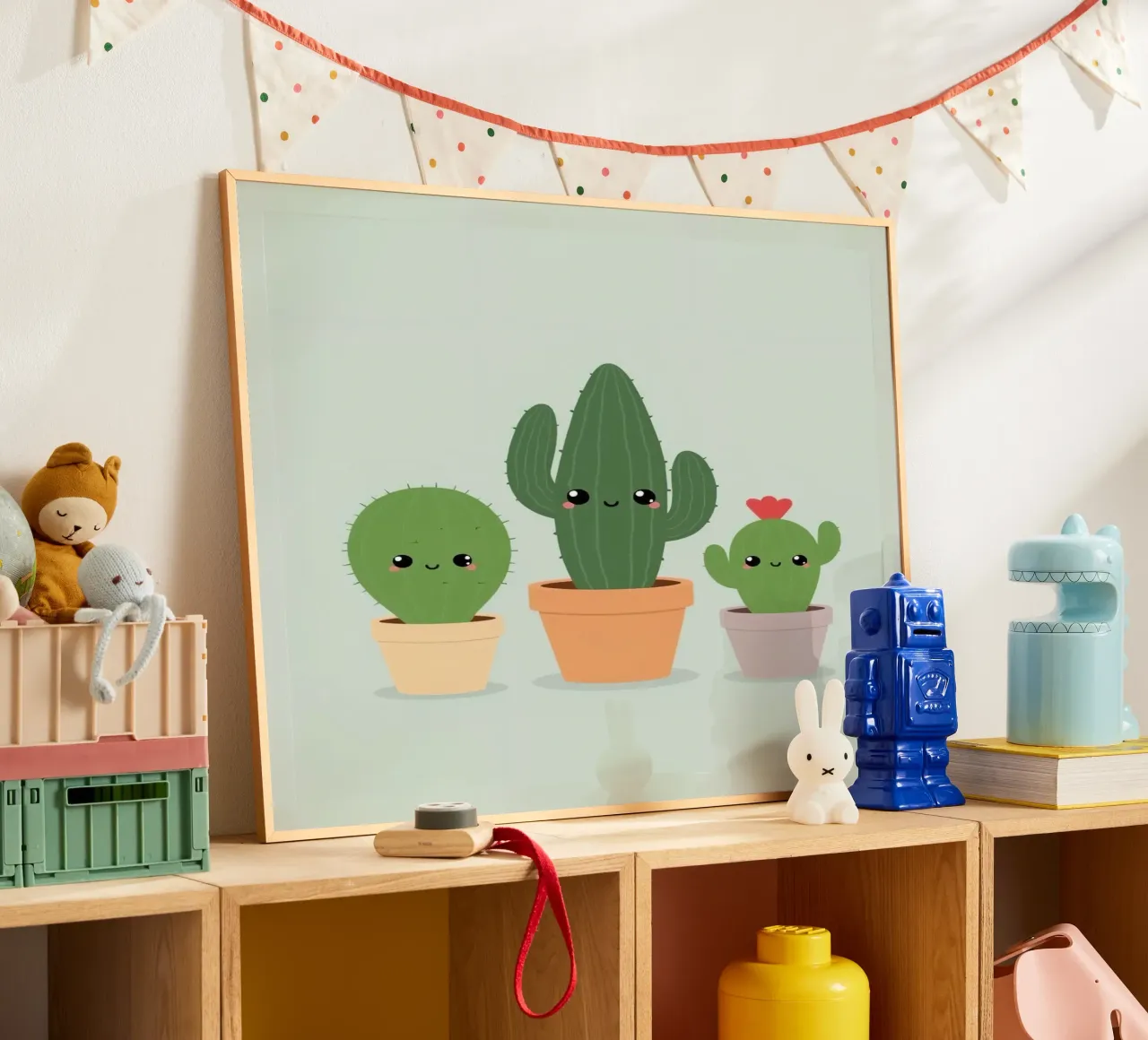 Tres lindos y felices cactus en macetas fondo lima pastel poster con marco de plástico de DesignDoodle