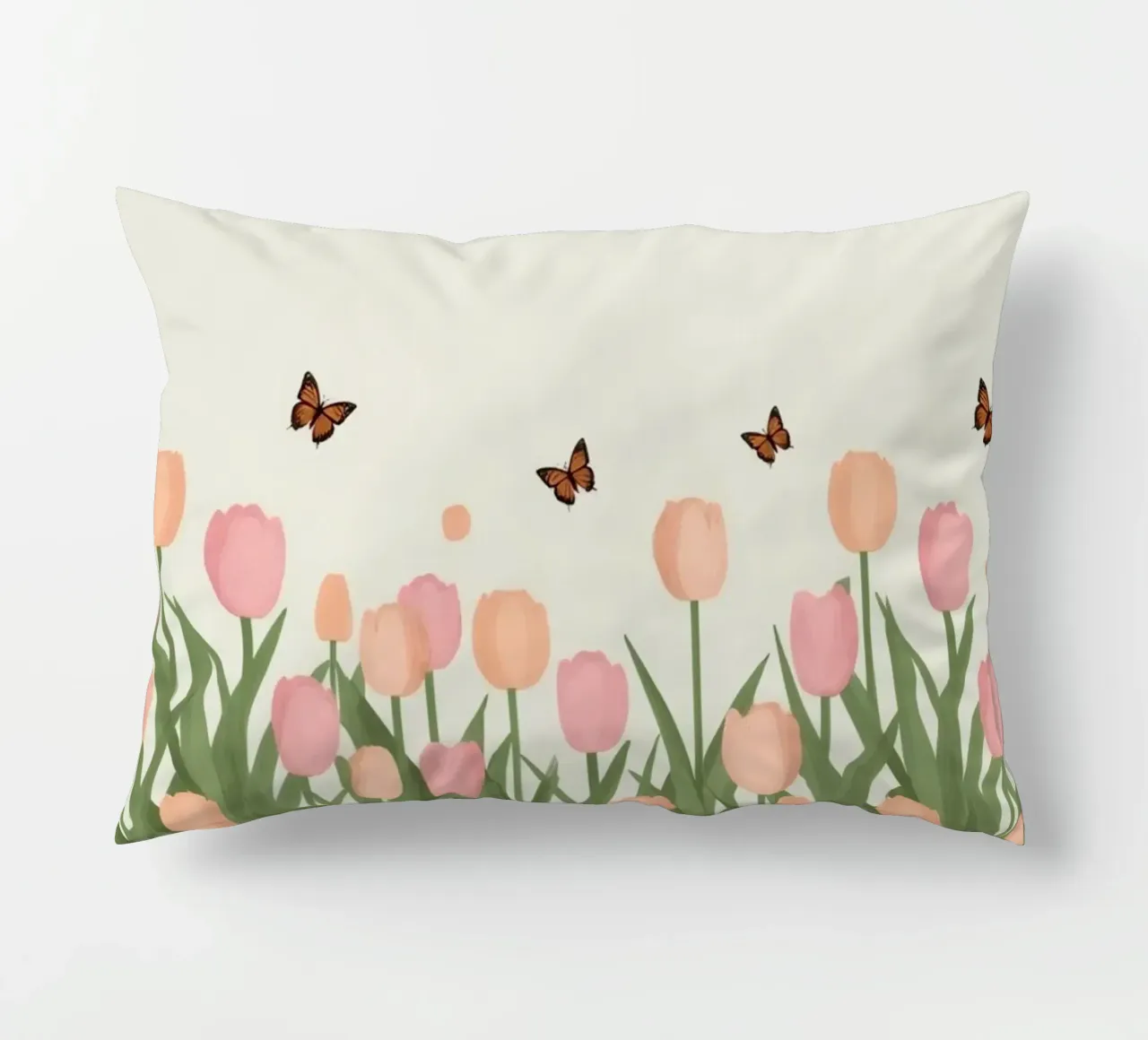 Tulipani e farfalle in pace cuscino da DesignDoodle