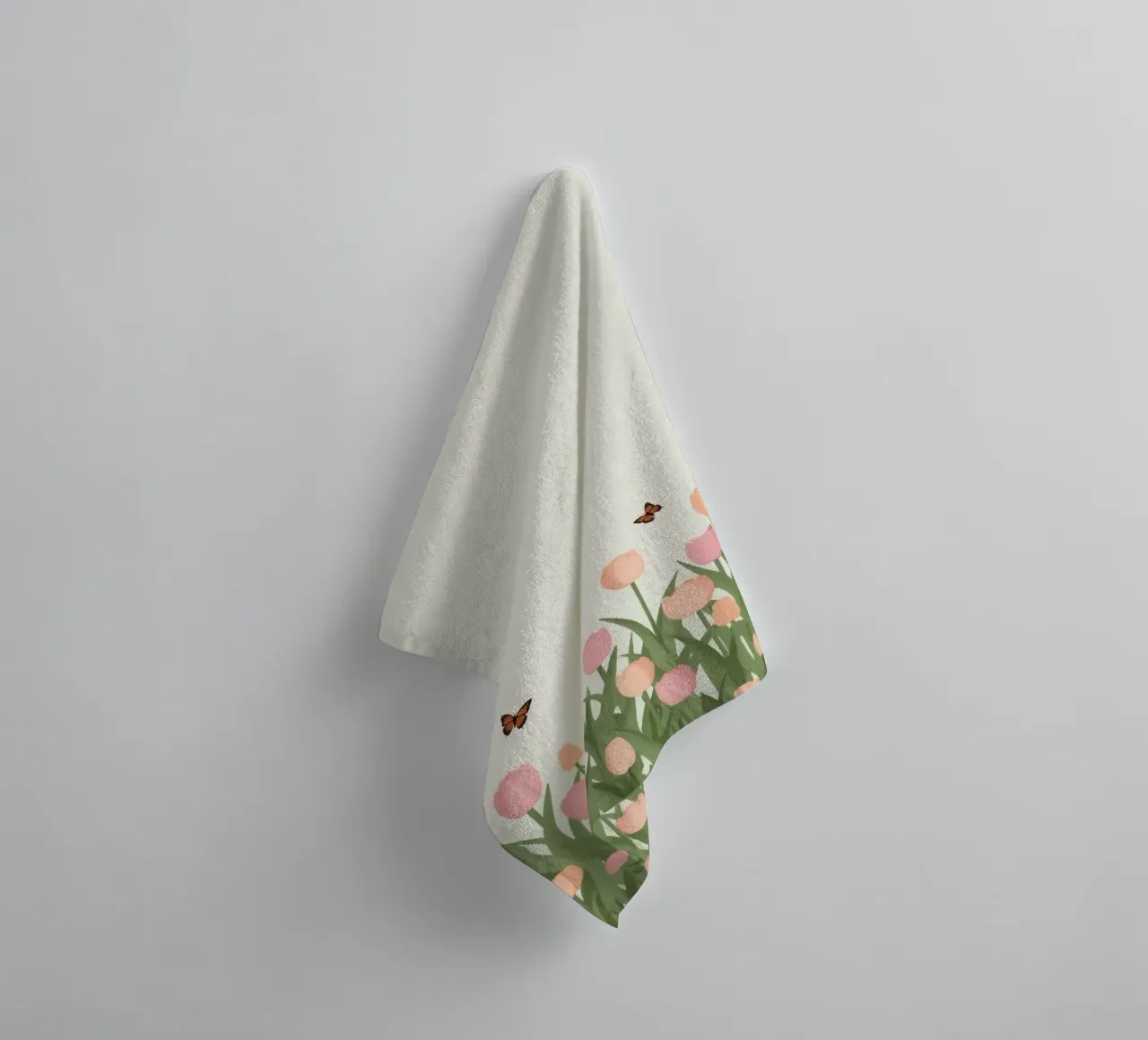 Tulipani e farfalle in pace asciugamano da bagno da DesignDoodle