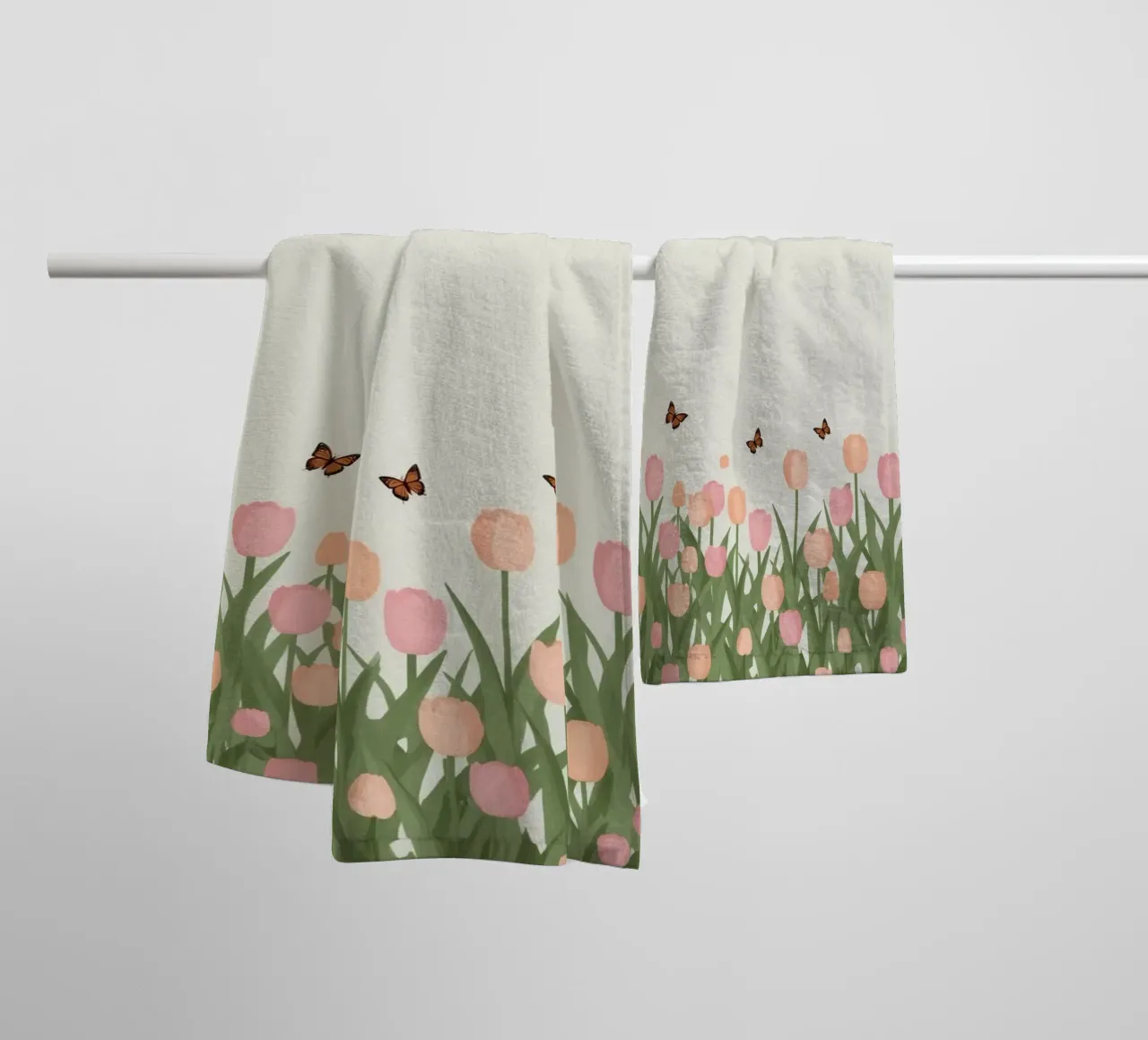 Tulipani e farfalle in pace asciugamano da bagno da DesignDoodle