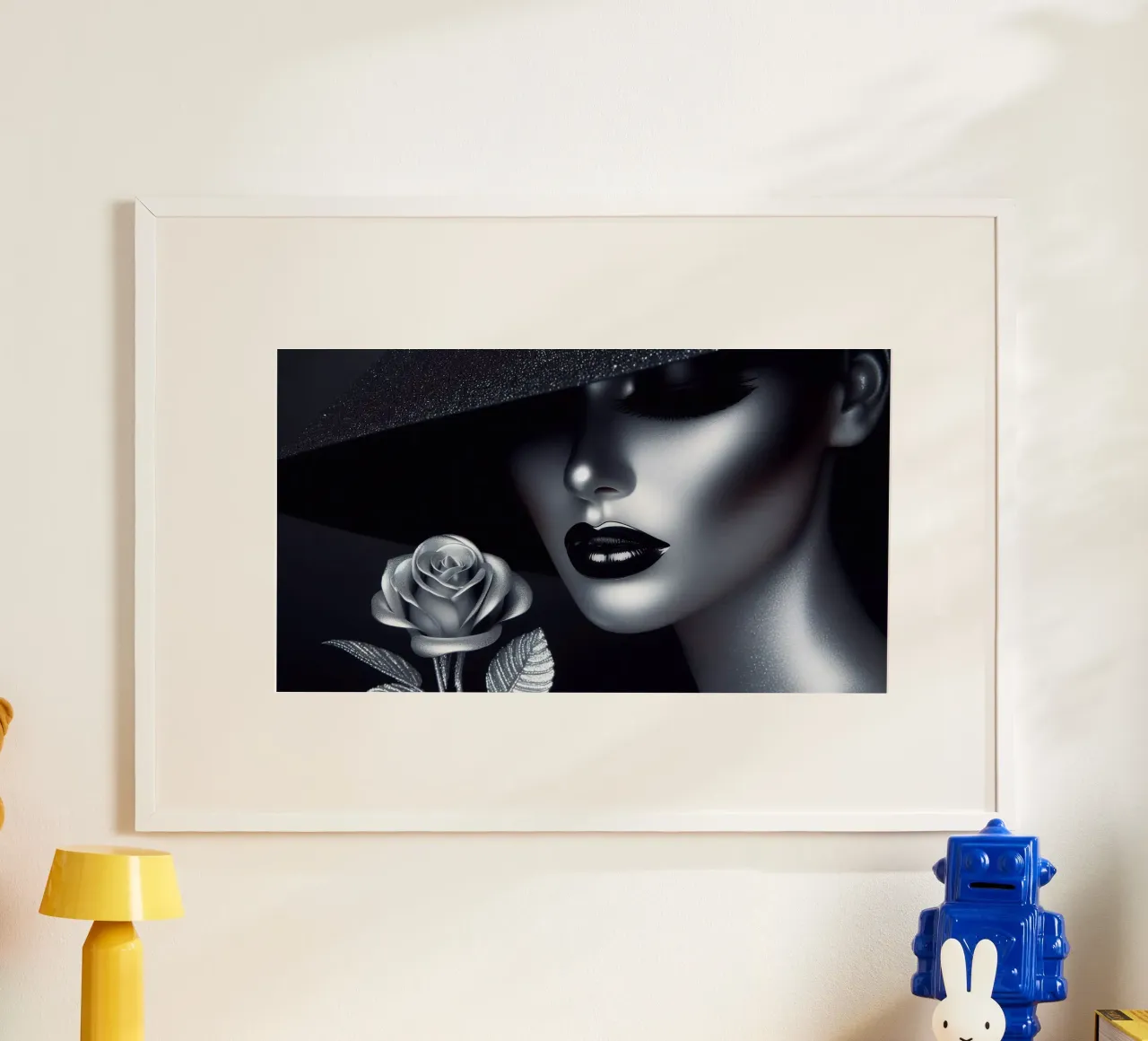 Ritratto affascinante di una donna con un cappello poster con telaio in plastica da BenCoStyle
