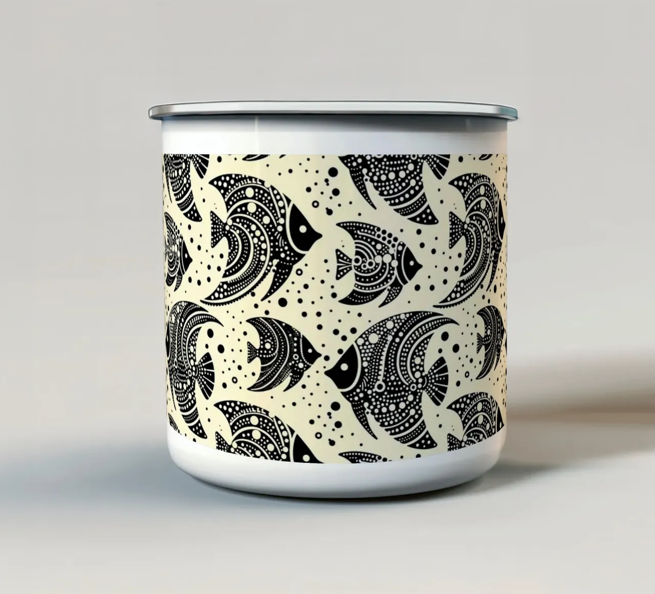 Pesce tropicale nero e crema tazza in smalto da SilverPegasus